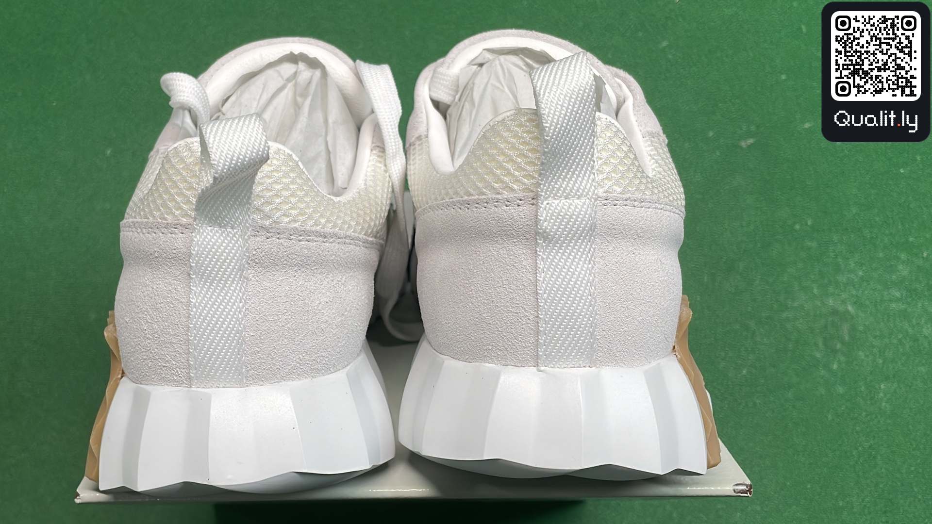Sneakers QC photo 3 of 6
