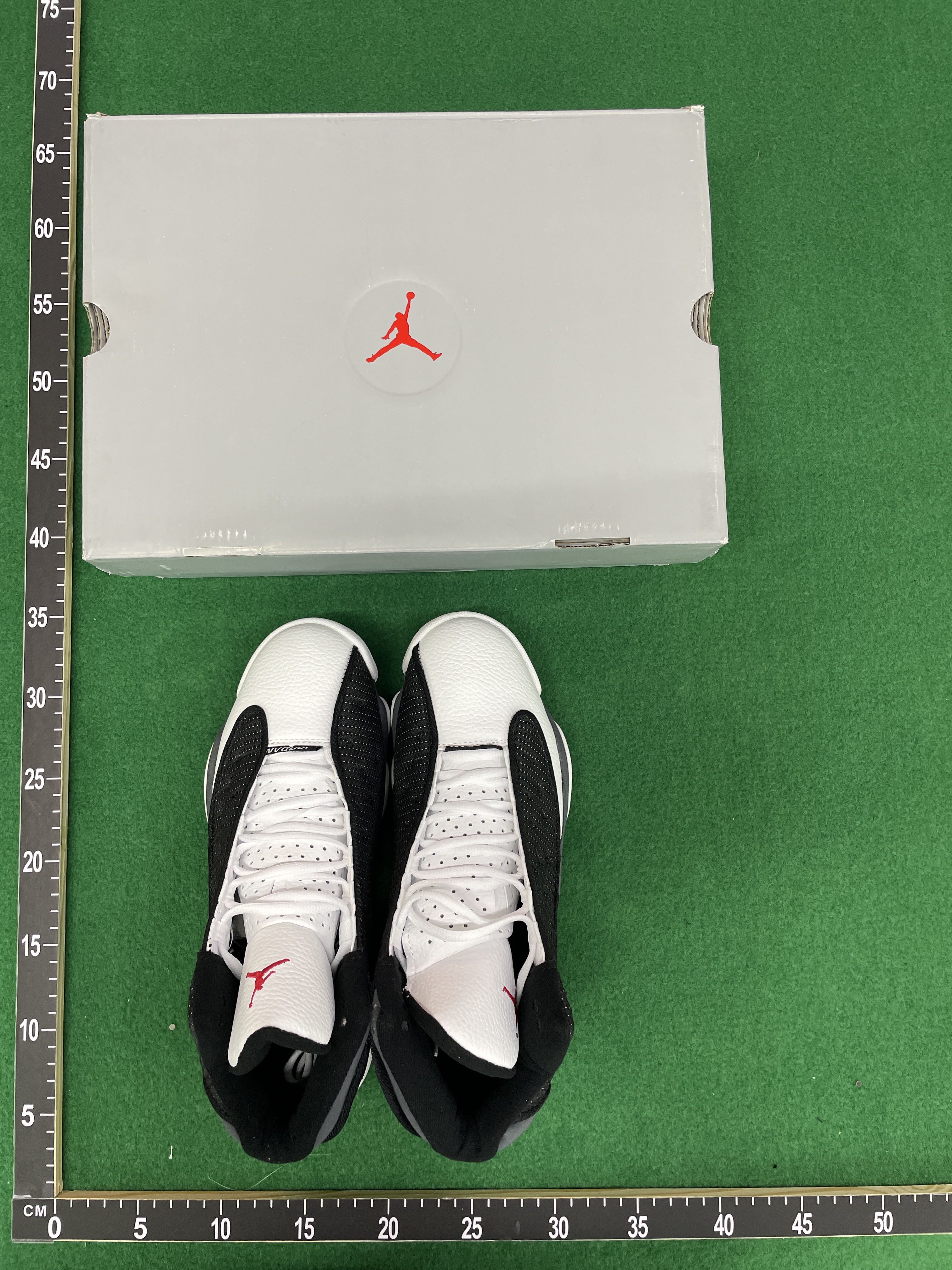Sneakers QC photo 1 of 16