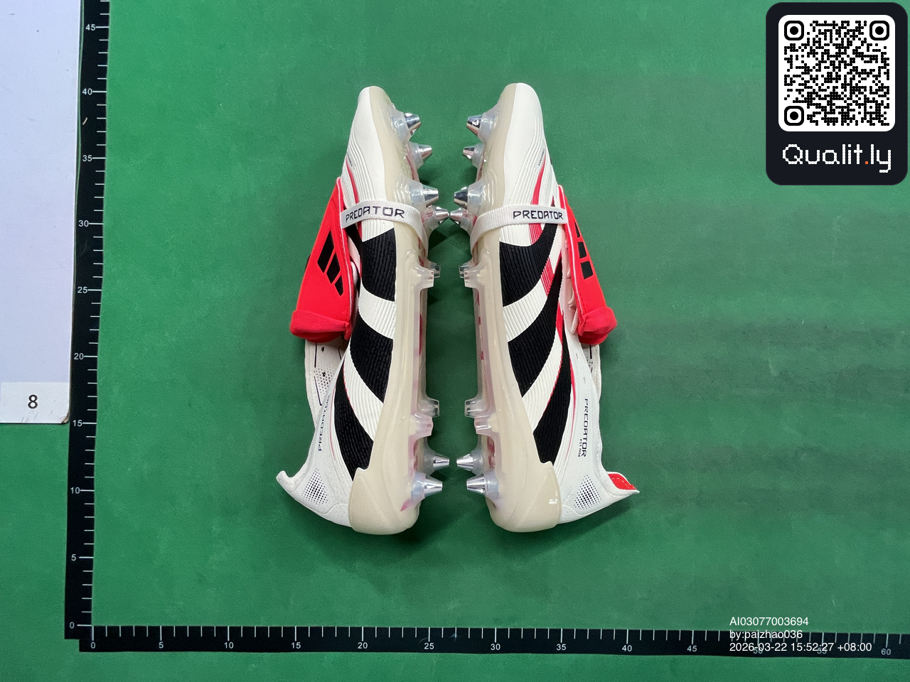 Sneakers — QC-foto 2 van 6