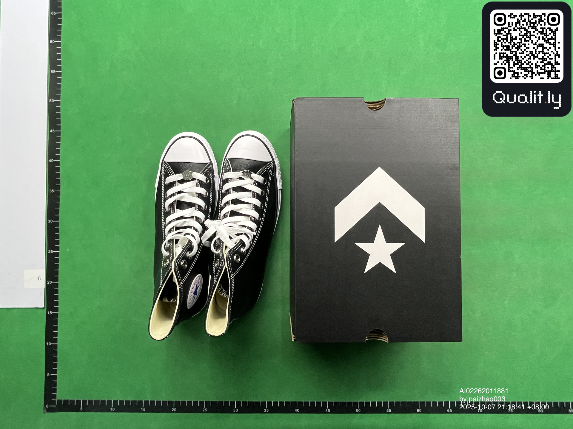 Sneakers QC photo 1 of 26