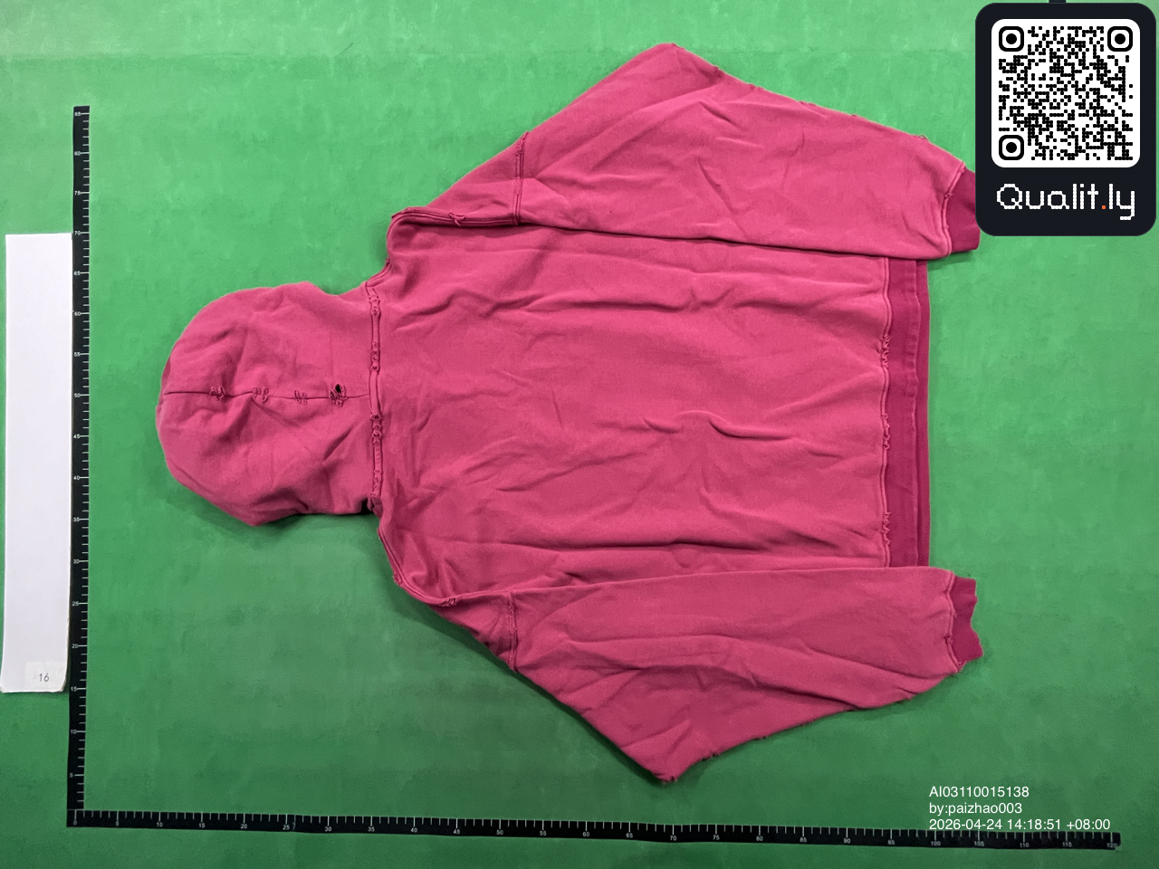 Sweat à capuche — photo QC 2 sur 8
