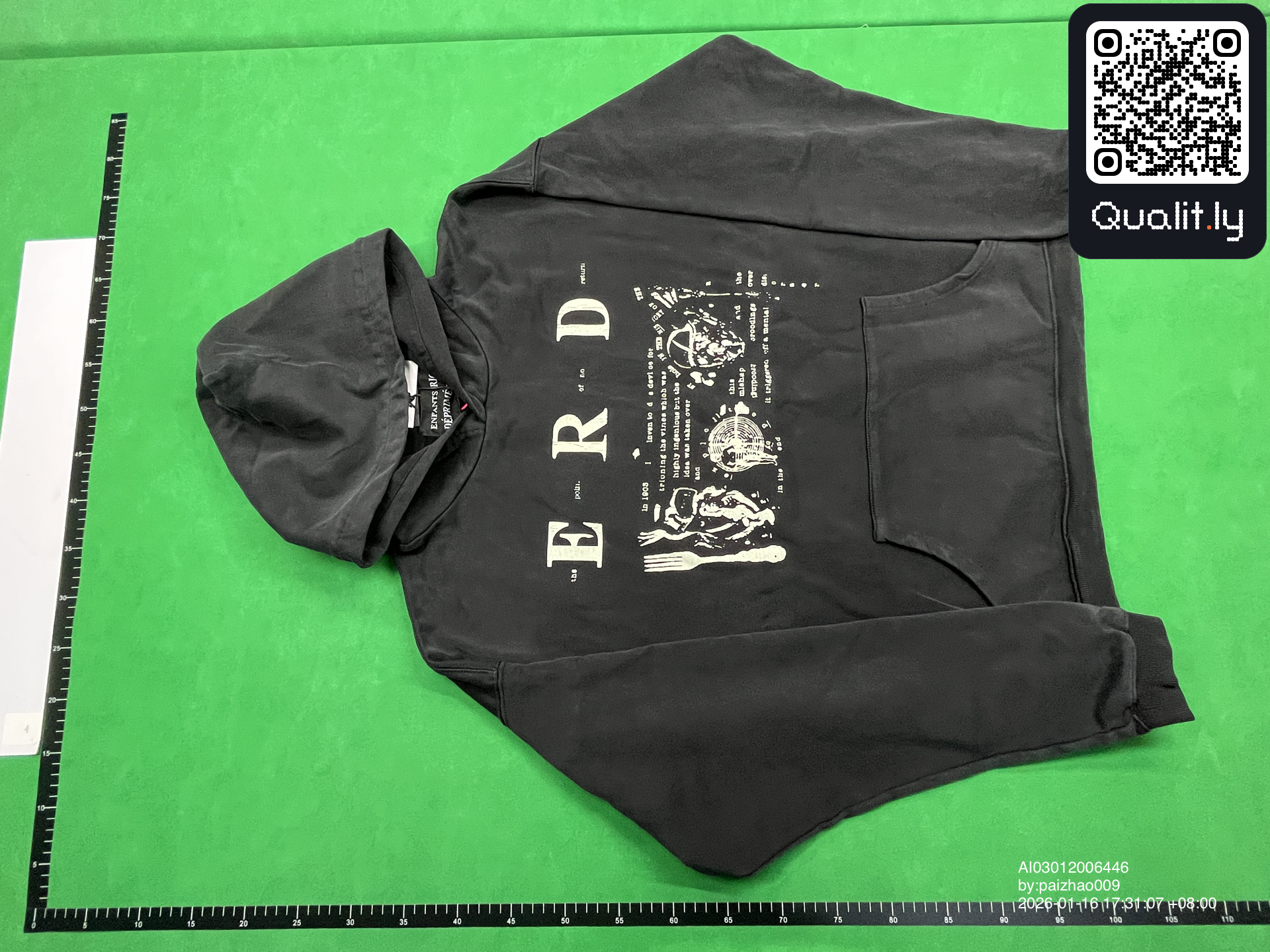 Hoodie — QC-foto 3 van 8