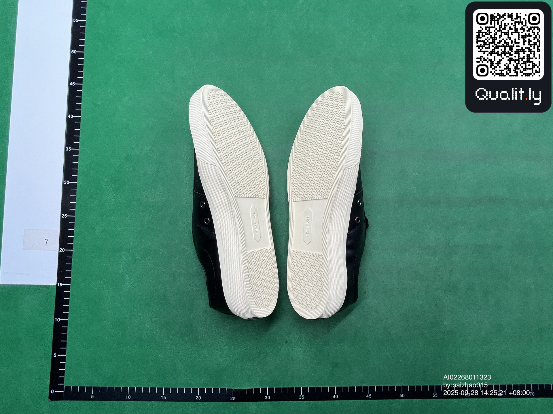 Sneakers — QC-foto 3 av 26