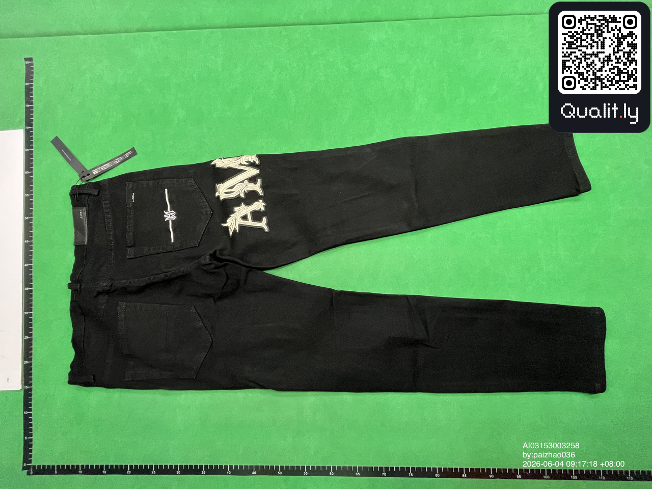 Jeans — QC-foto 1 av 129