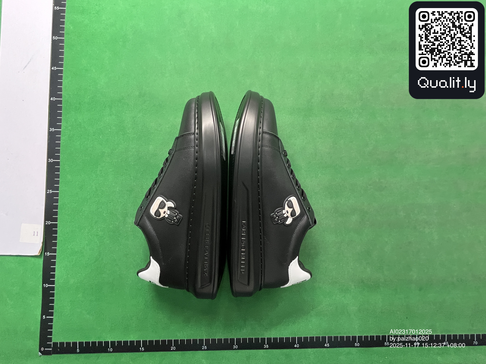 Sneakers QC photo 1 of 60