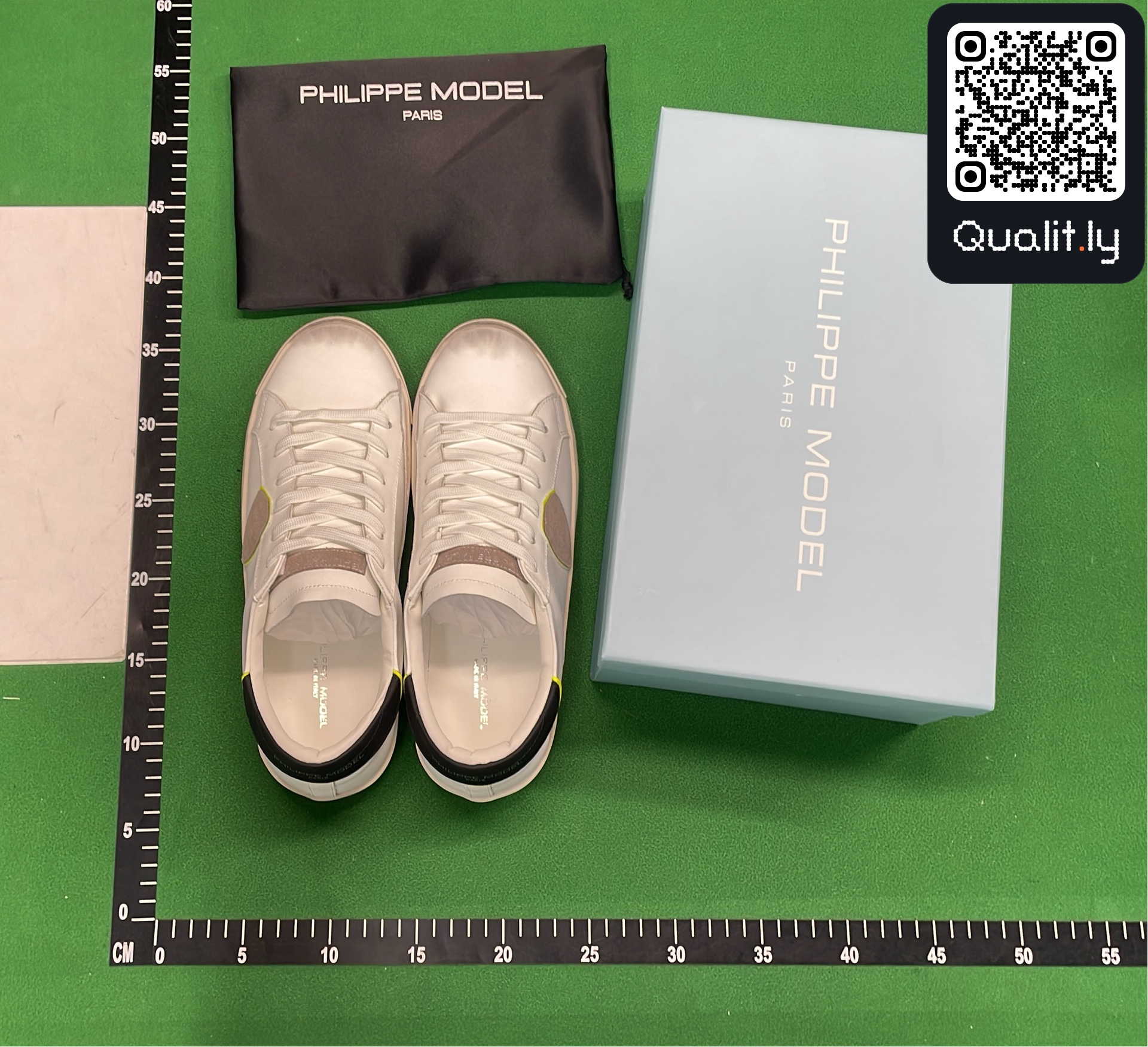 Sneakers — QC-foto 1 av 6