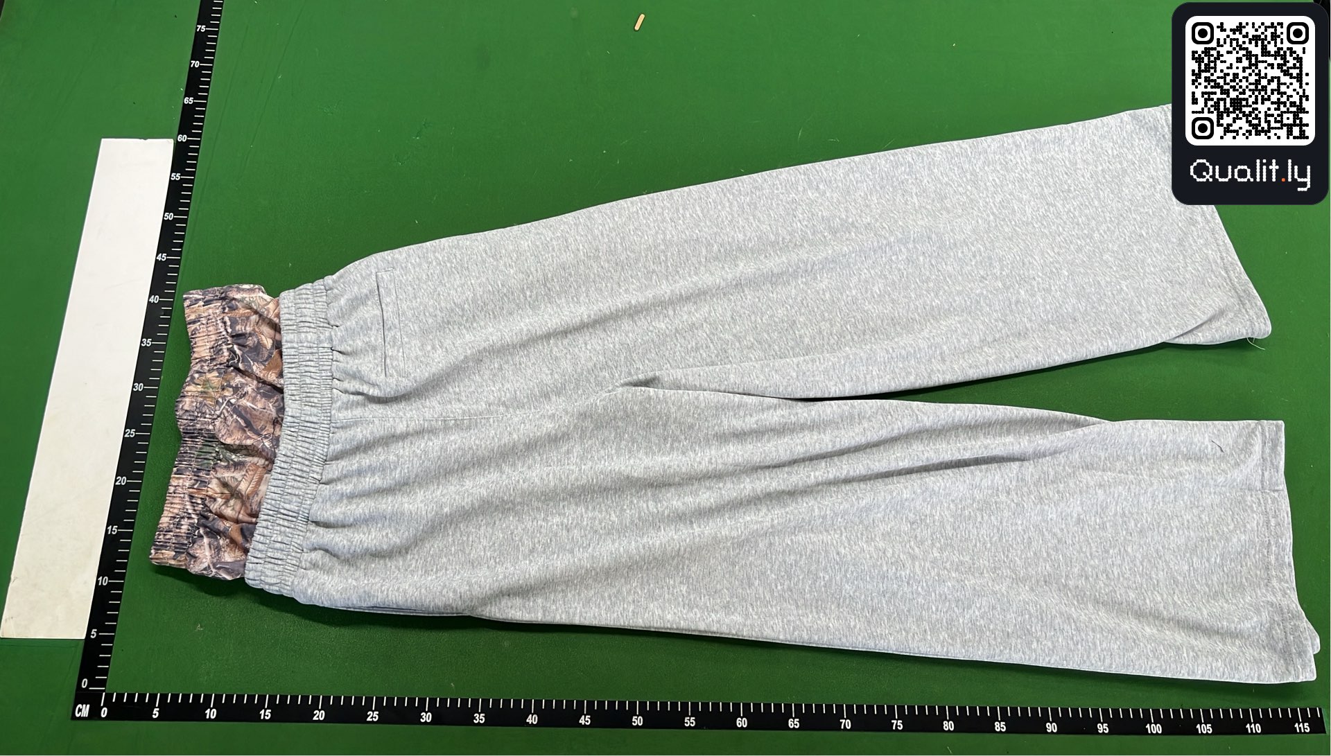 Pantaloni — foto QC 2 di 11