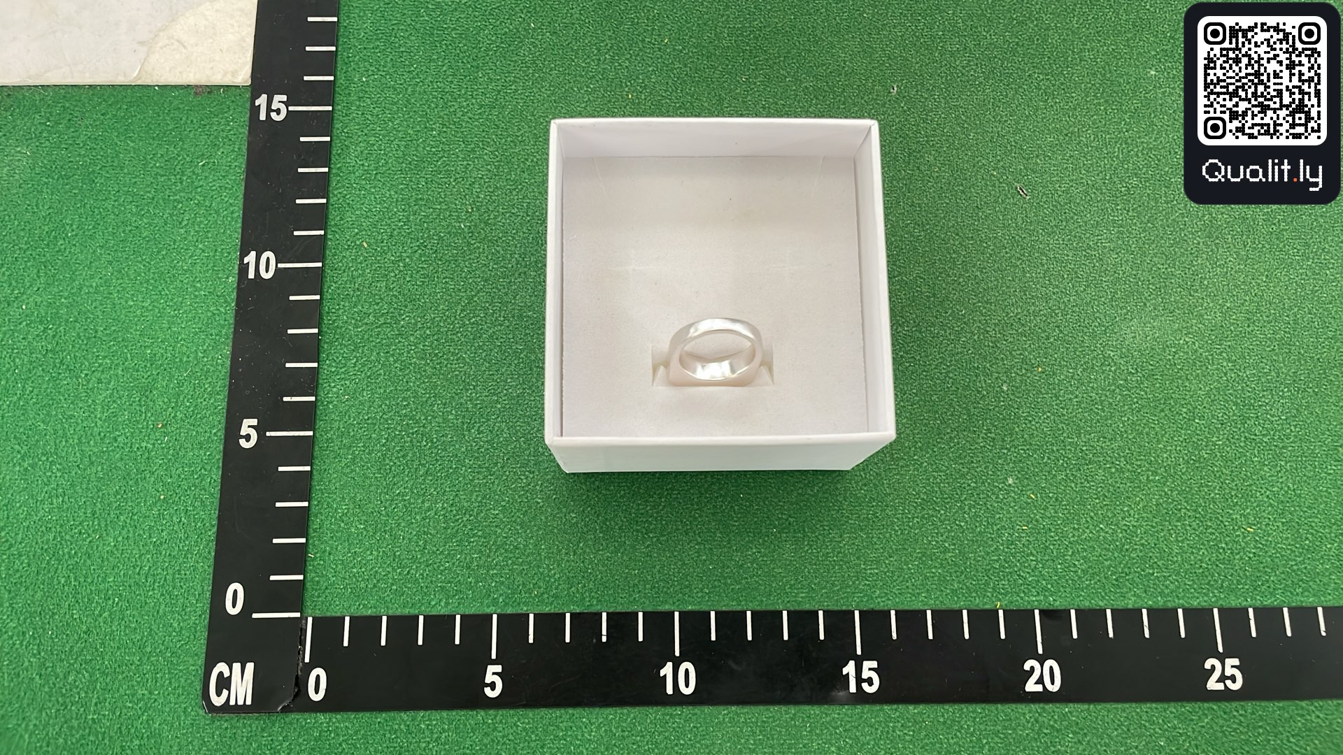 Bijuterie — fotografie QC 2 din 3