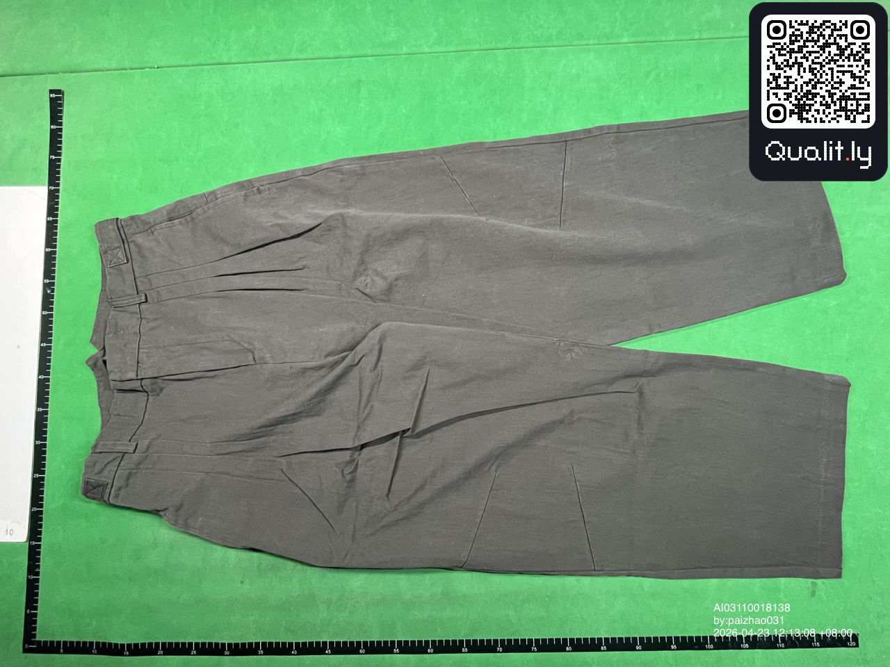 Pantaloni — foto QC 3 di 8