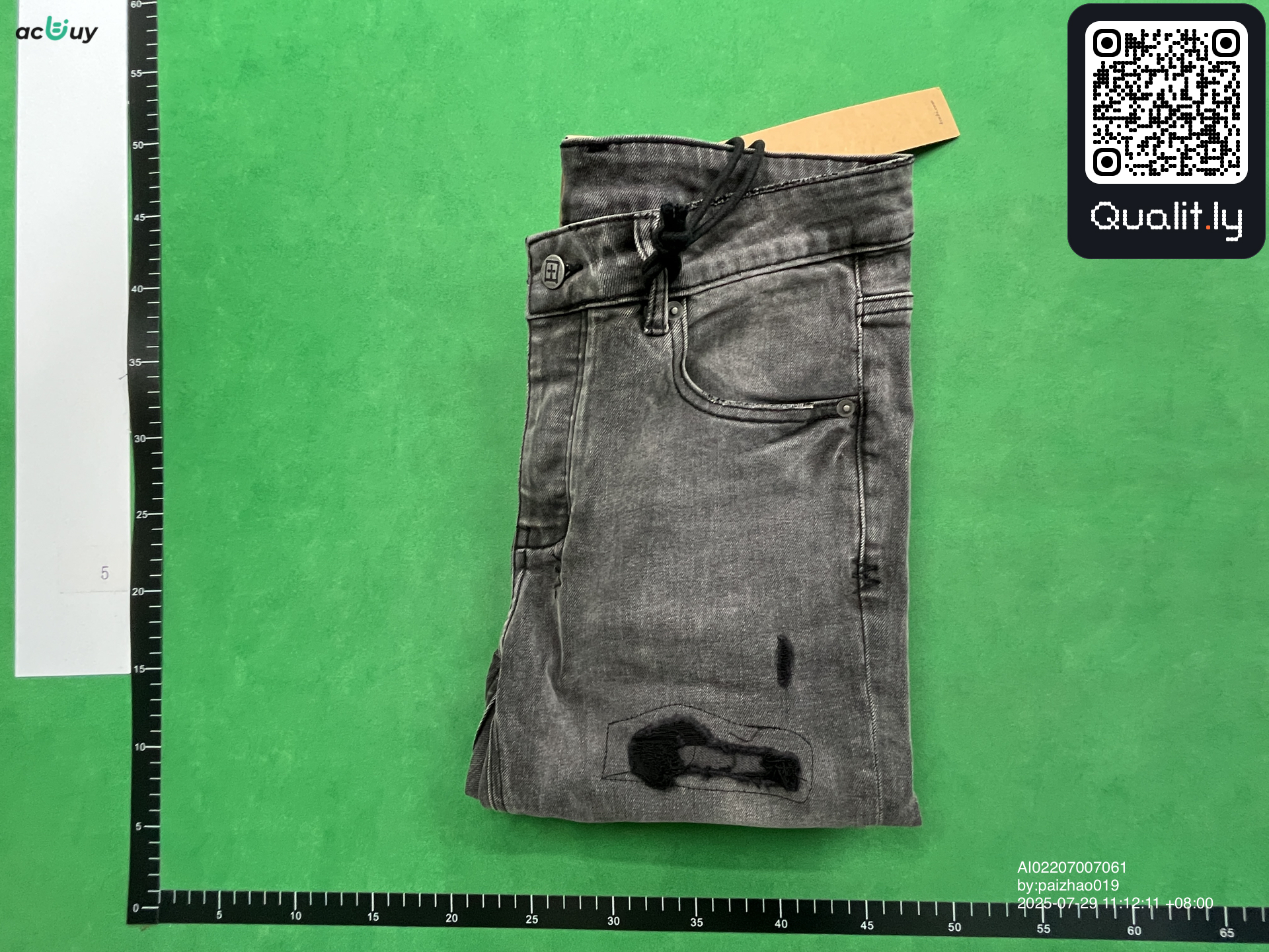 Jeans — QC-foto 1 van 20