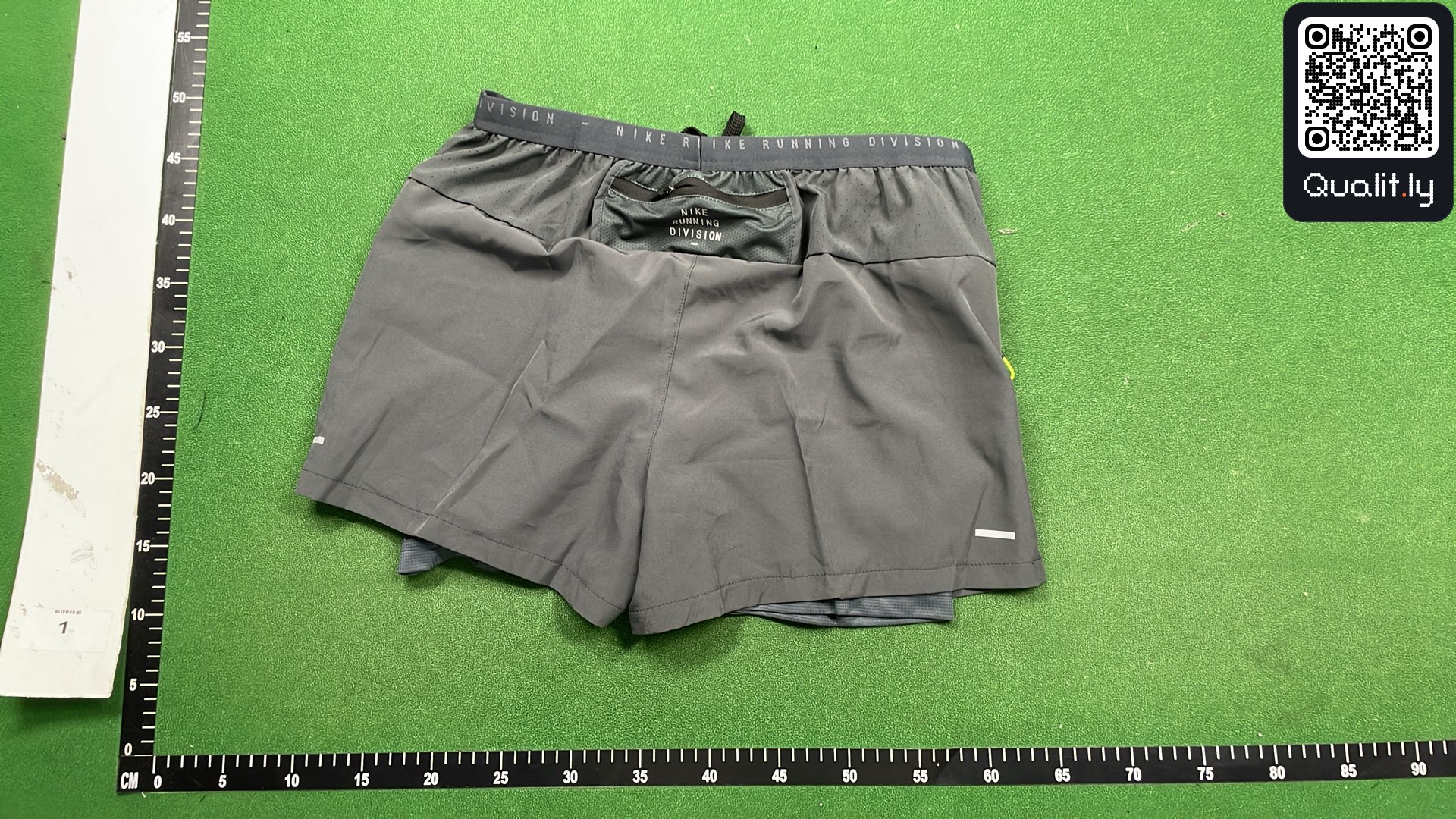 Pantaloni scurți — fotografie QC 3 din 8