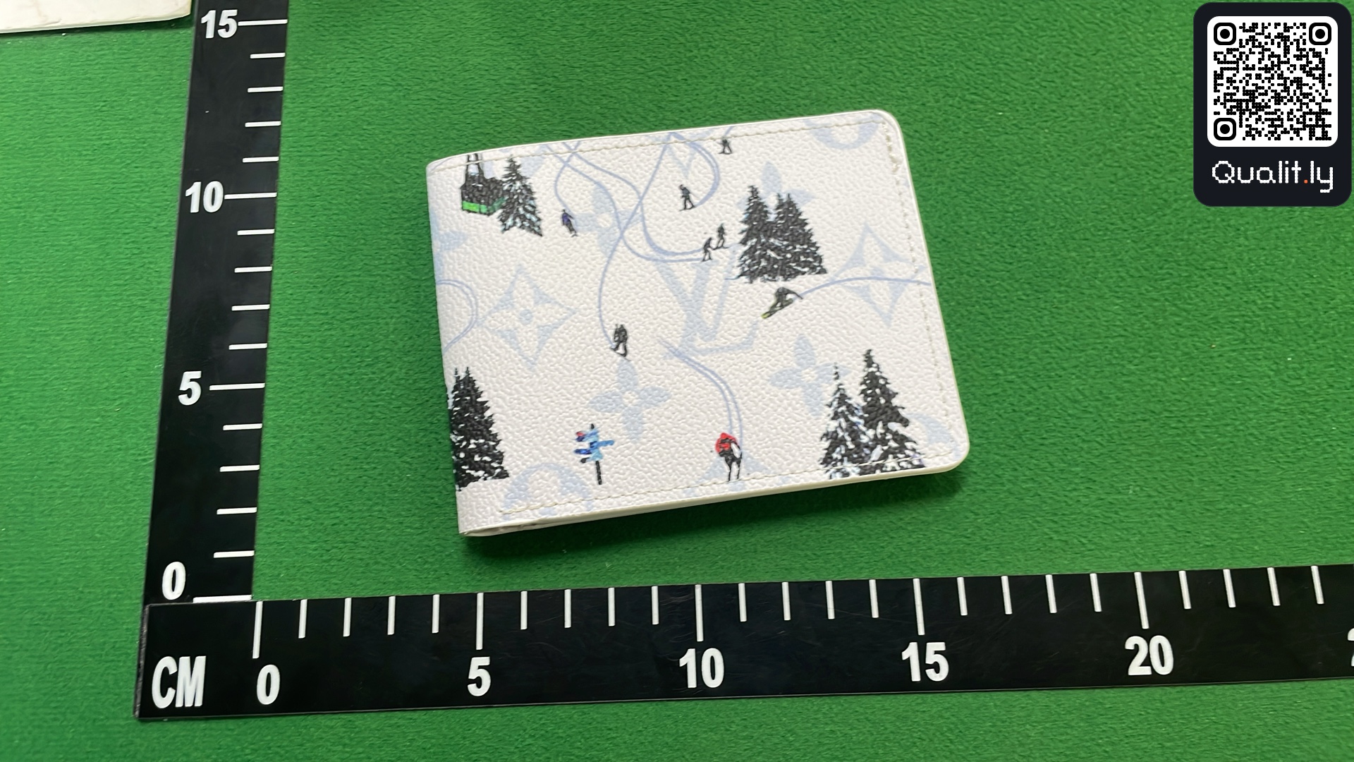 钱包 QC 照片 1 / 3