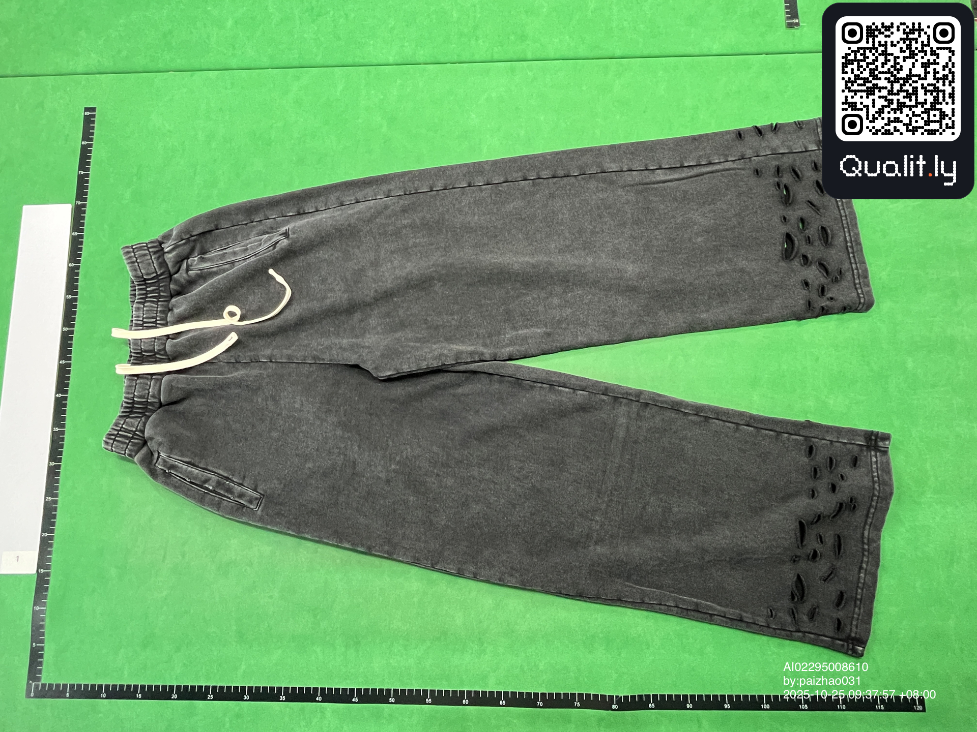 Pants QC photo 1 of 20
