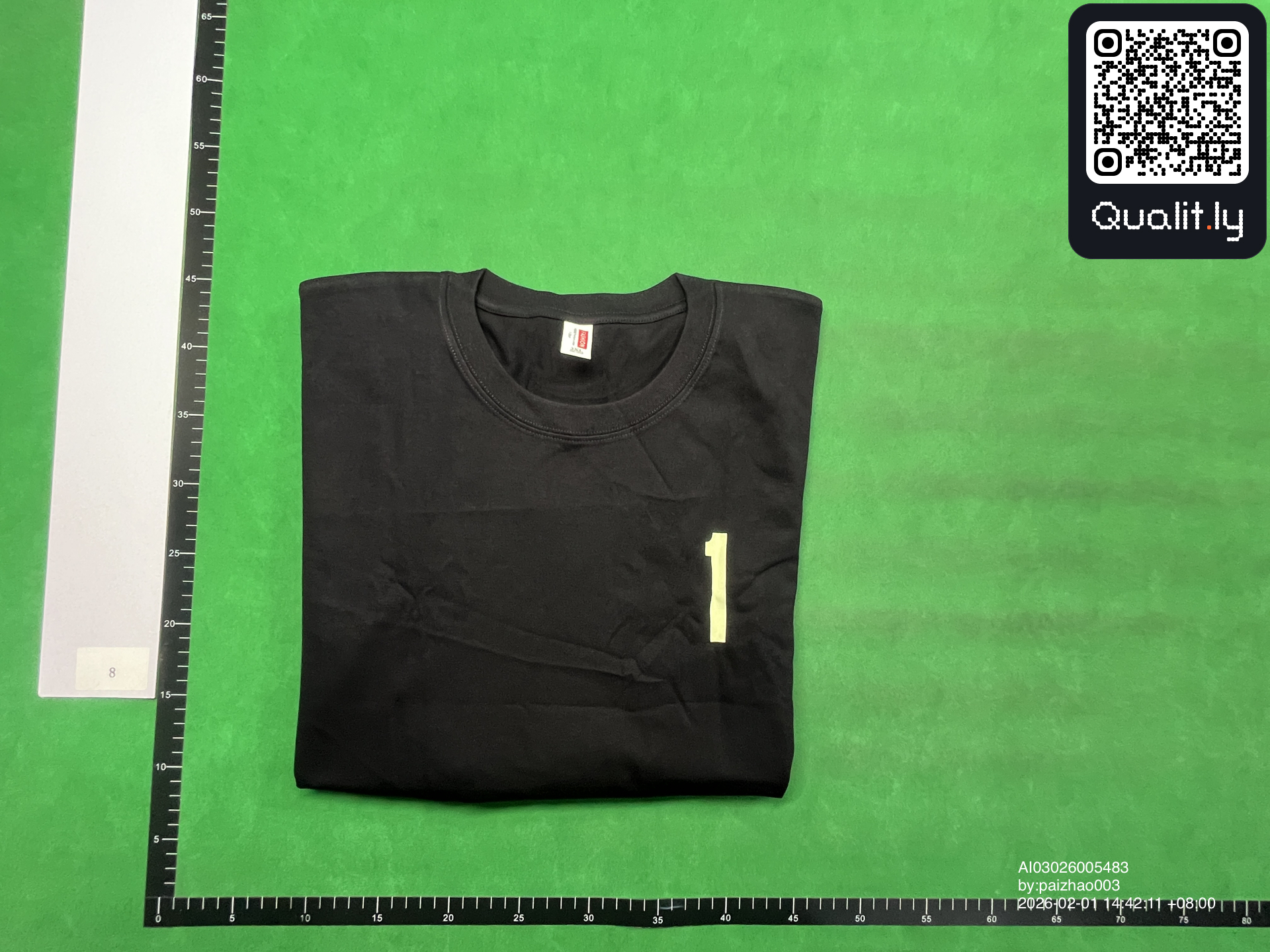 T-shirt — QC-foto 1 van 8