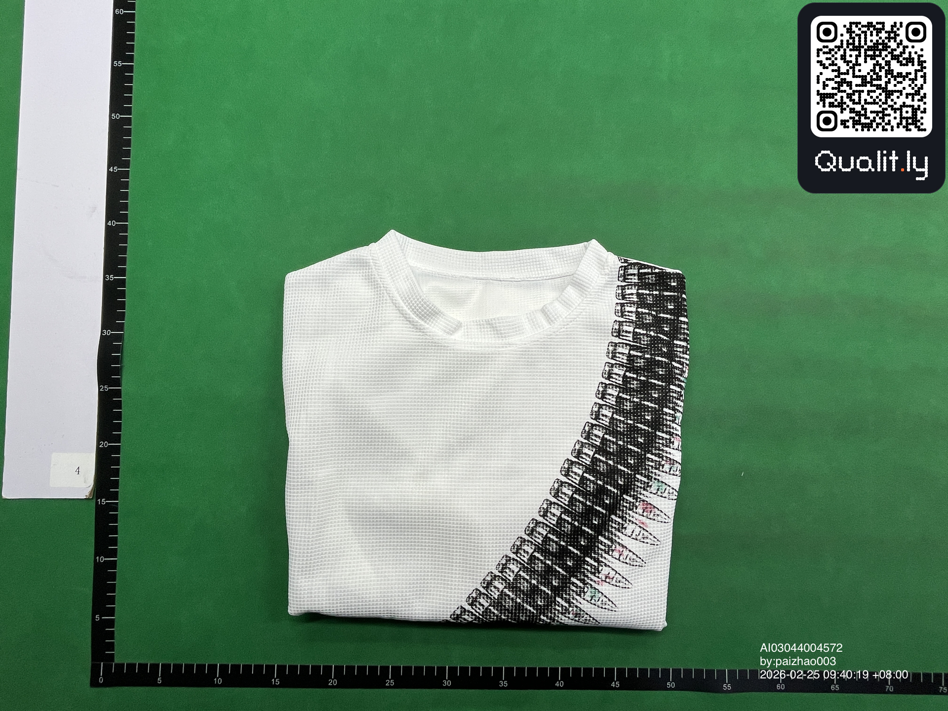 T-shirt — photo QC 1 sur 4