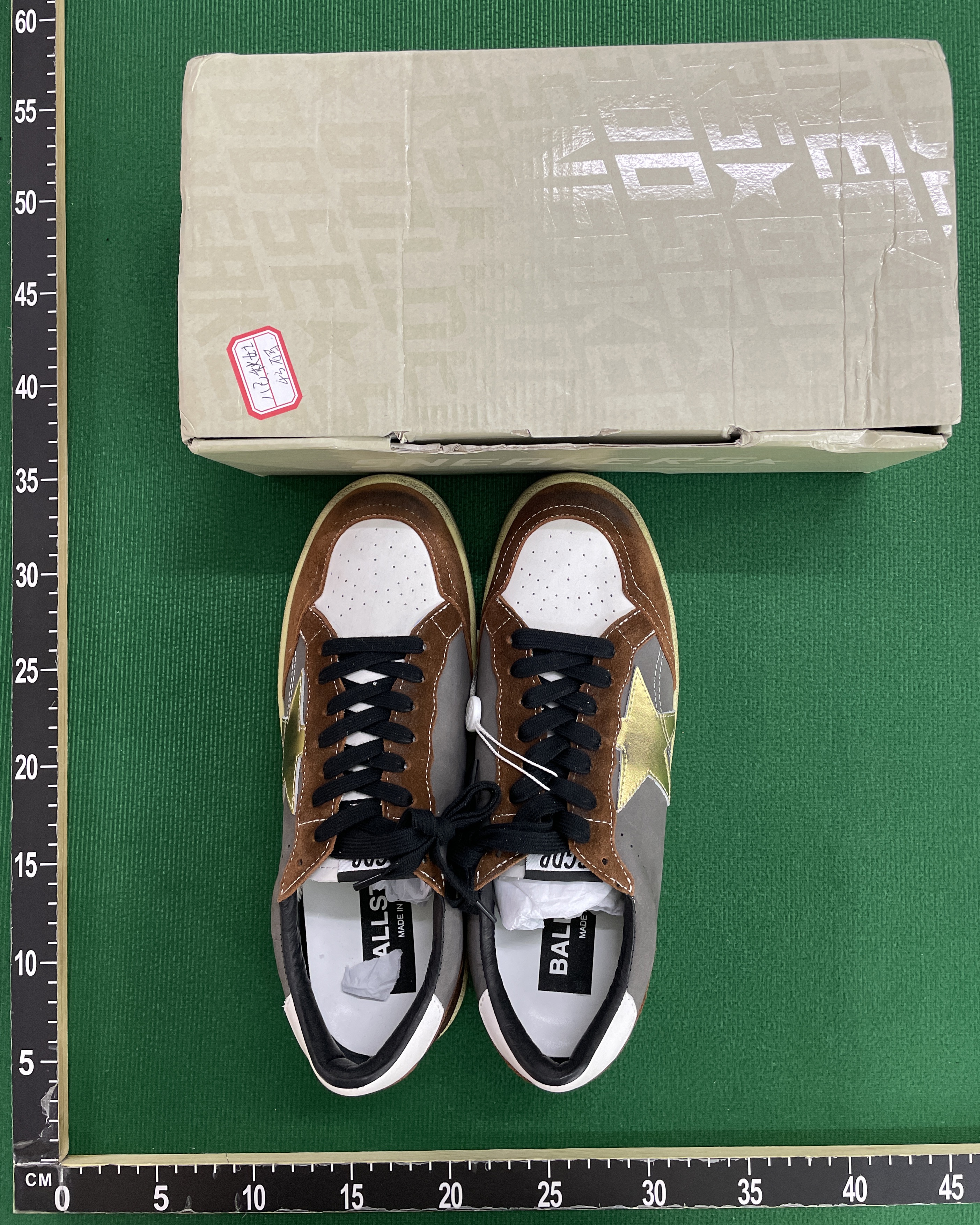 球鞋 QC 照片 2 / 9