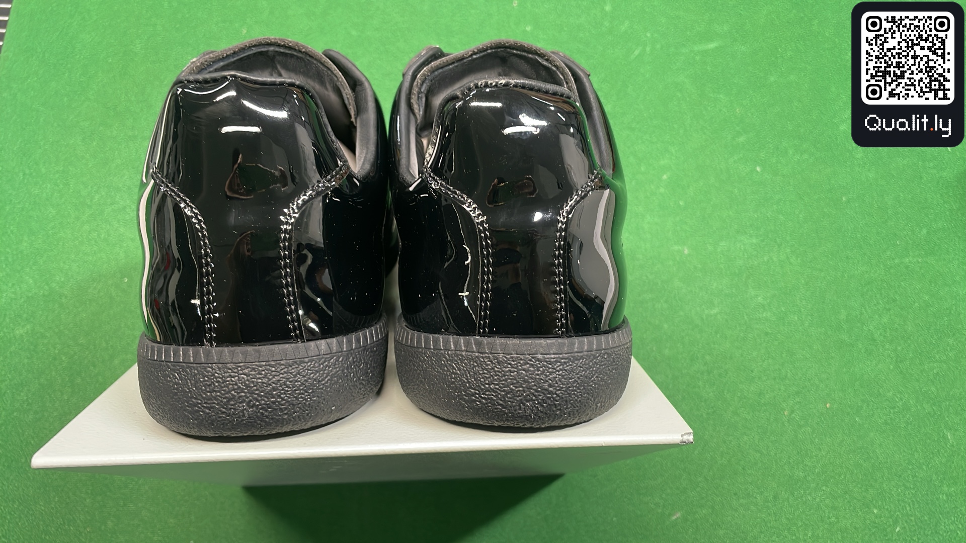 Sneakers QC photo 3 of 6
