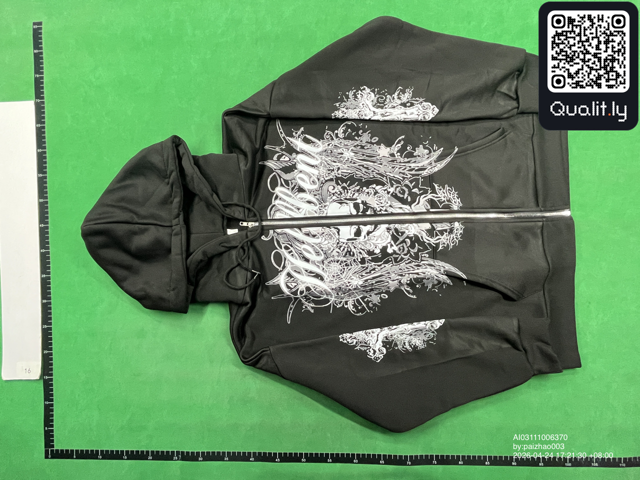 Hoodie QC photo 3 of 30