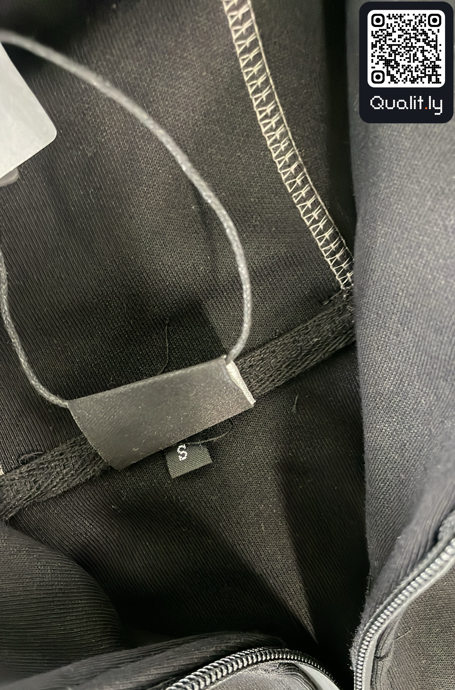 Hoodie — QC-Foto 1 von 8