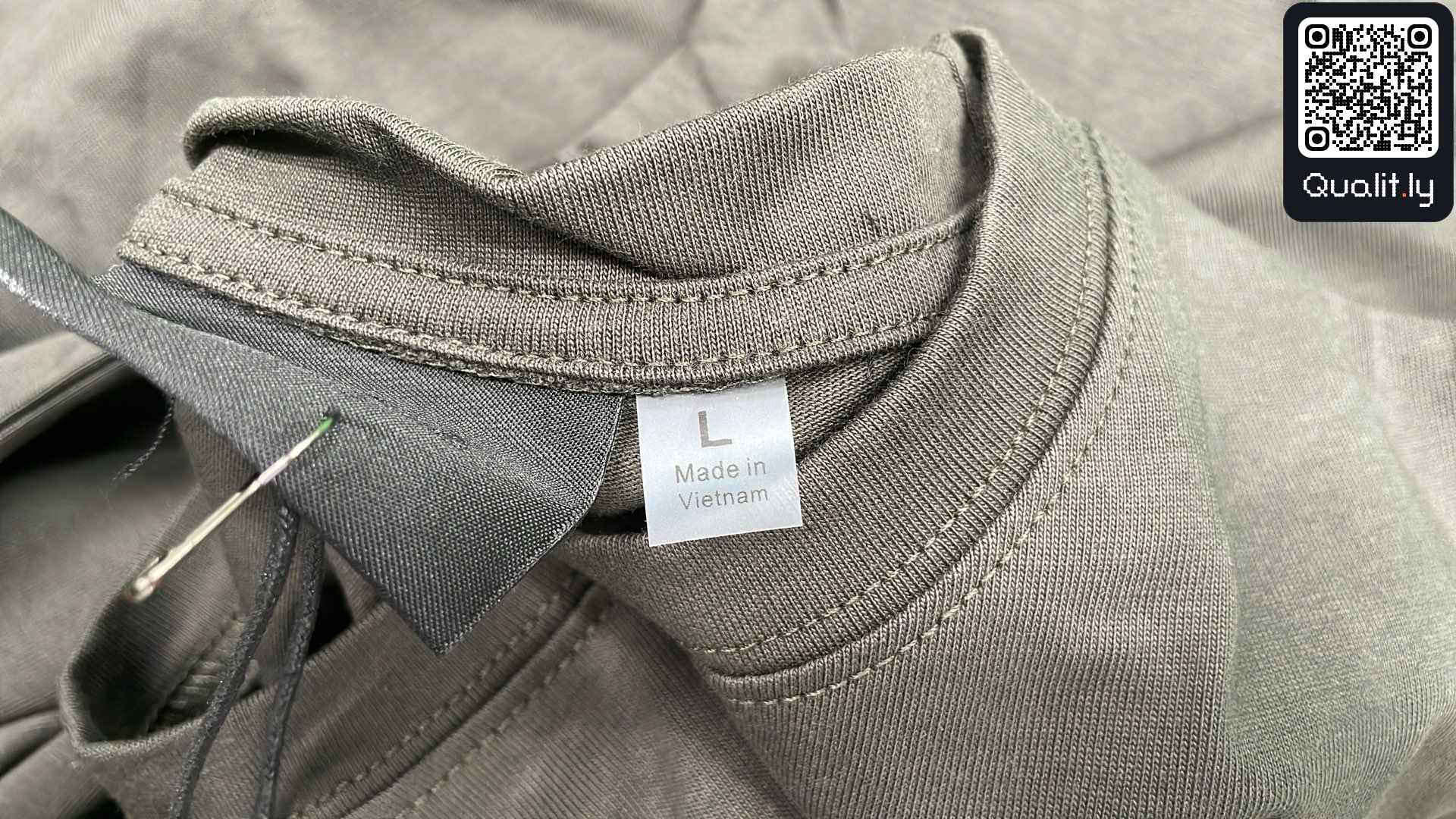 T-shirt — photo QC 1 sur 4