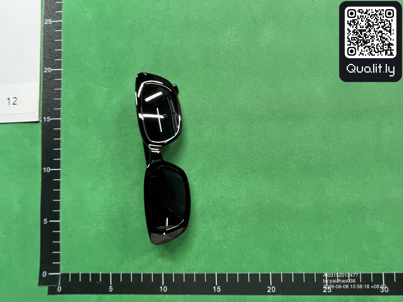 Okulary przeciwsłoneczne — zdjęcie QC 3 z 13
