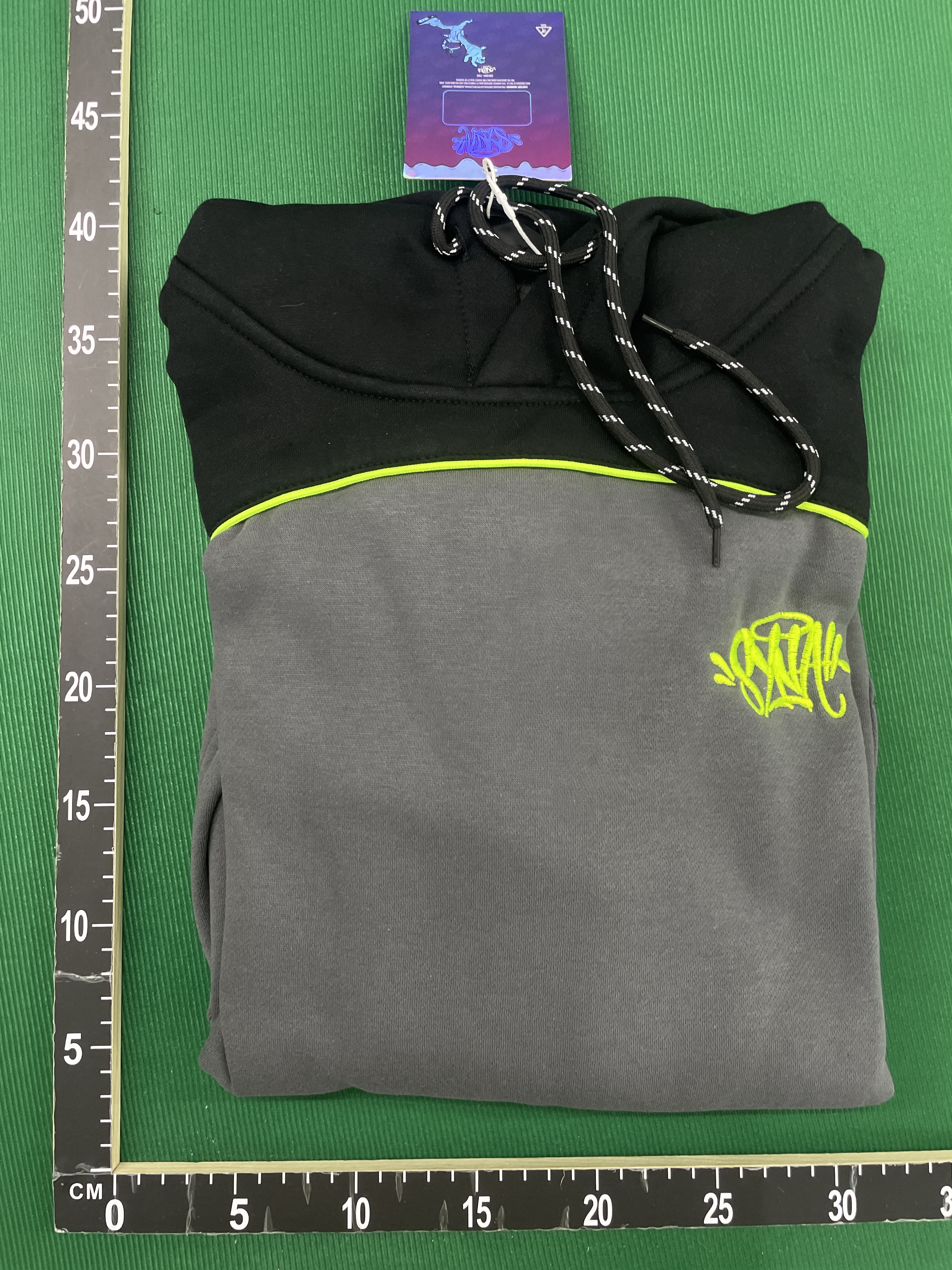 Hoodie QC photo 1 of 12