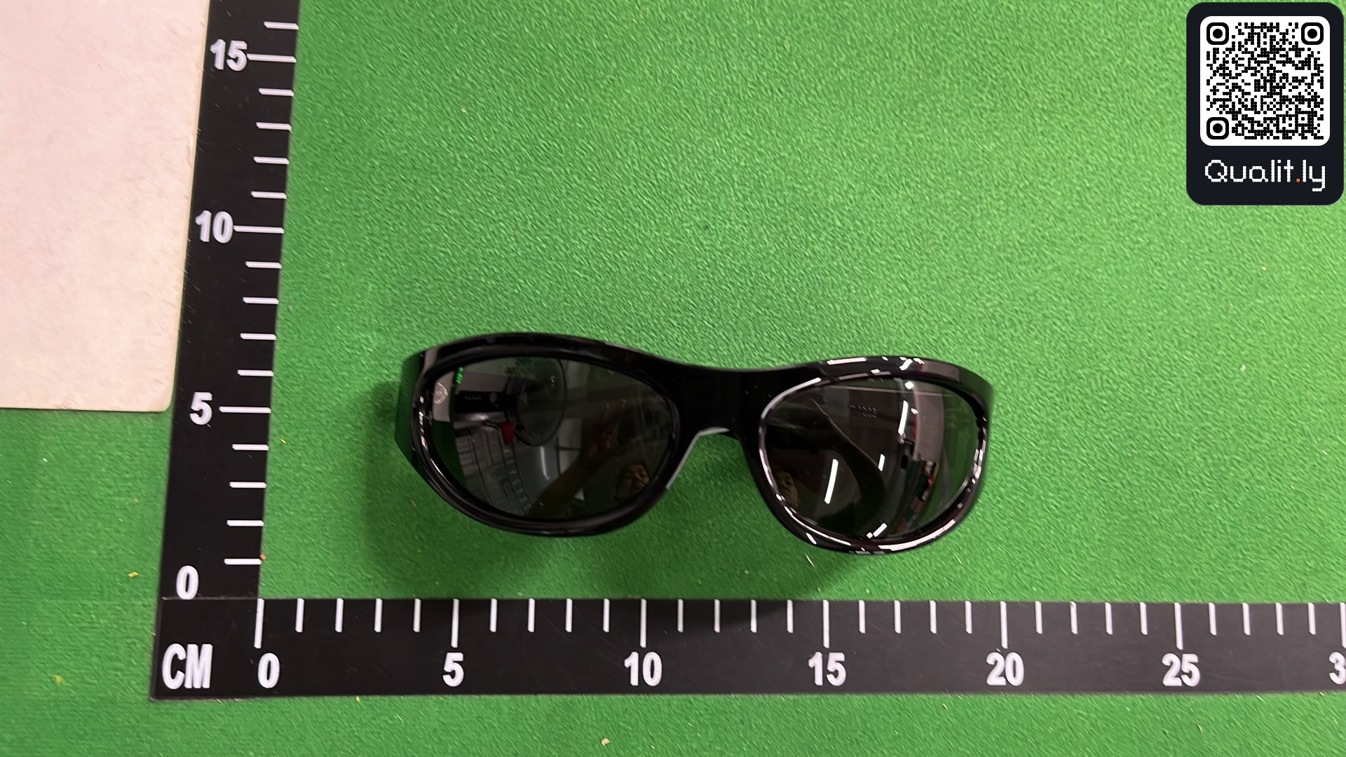 Sunglasses QC photo 1 of 3
