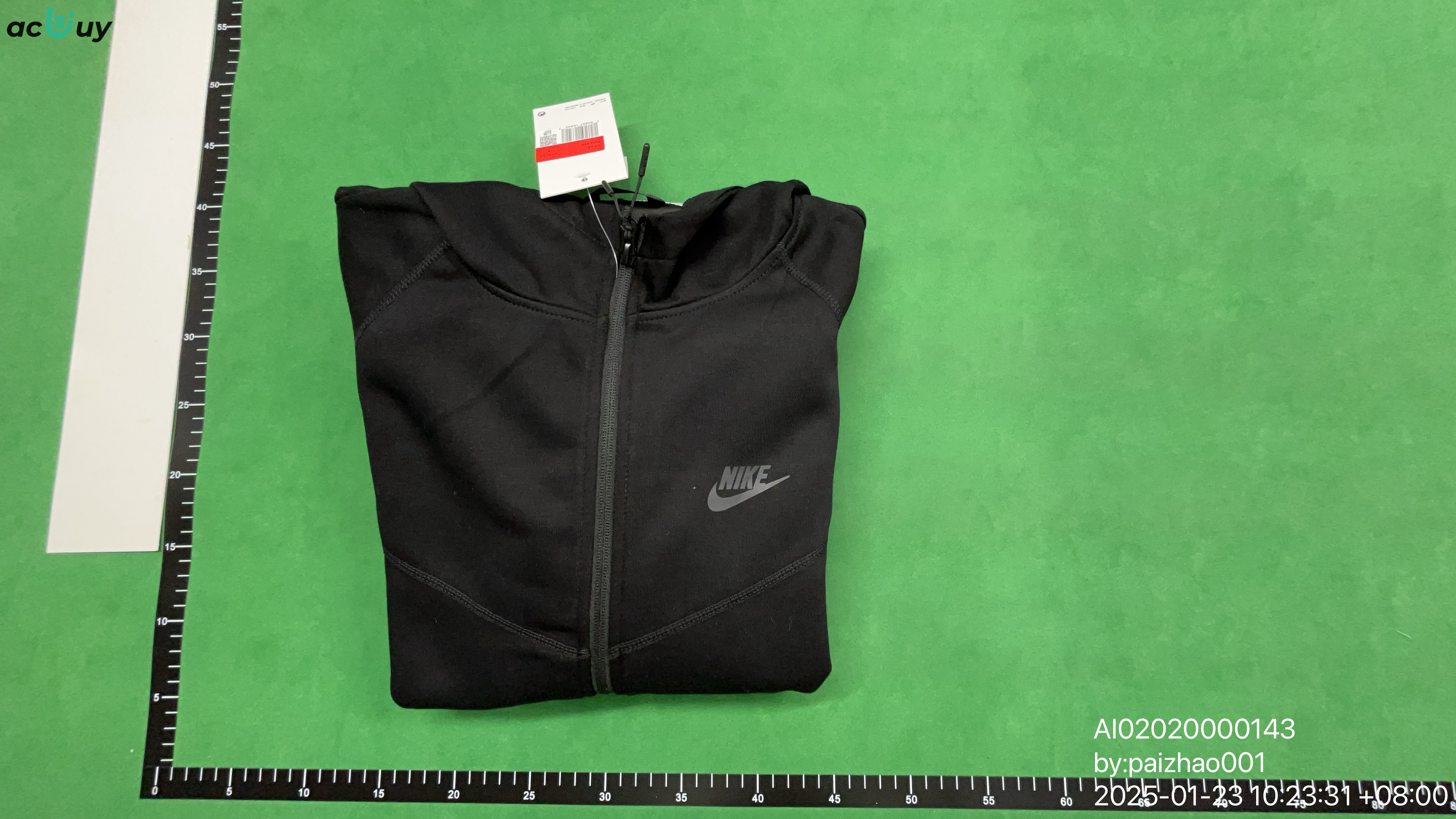 Dres — zdjęcie QC 1 z 8