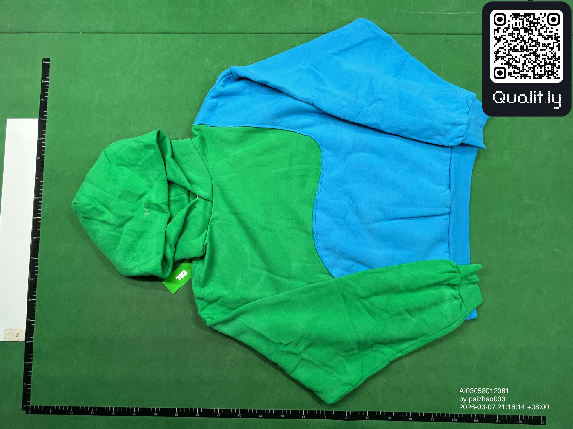 Hoodie QC photo 3 of 30