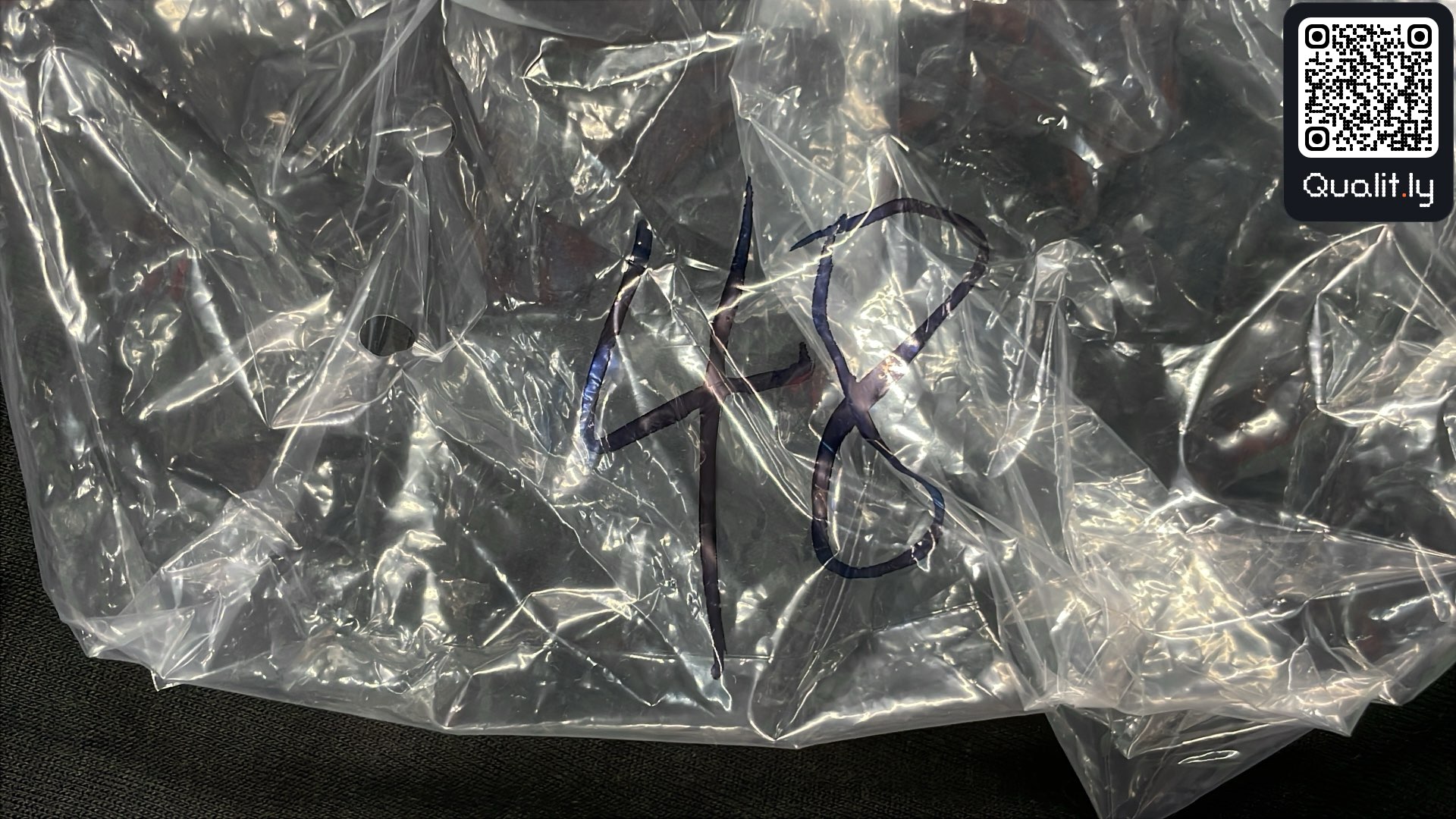 毛衣 QC 照片 1 / 4