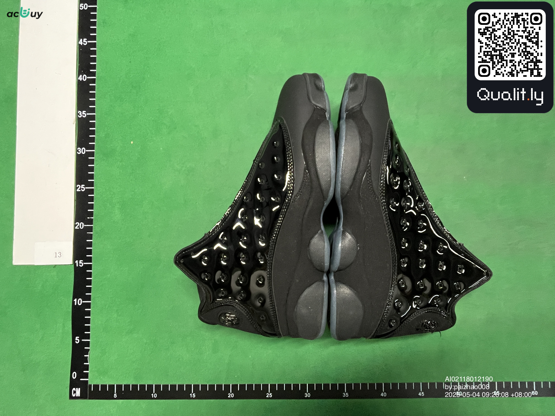 Sneakers QC photo 2 of 6