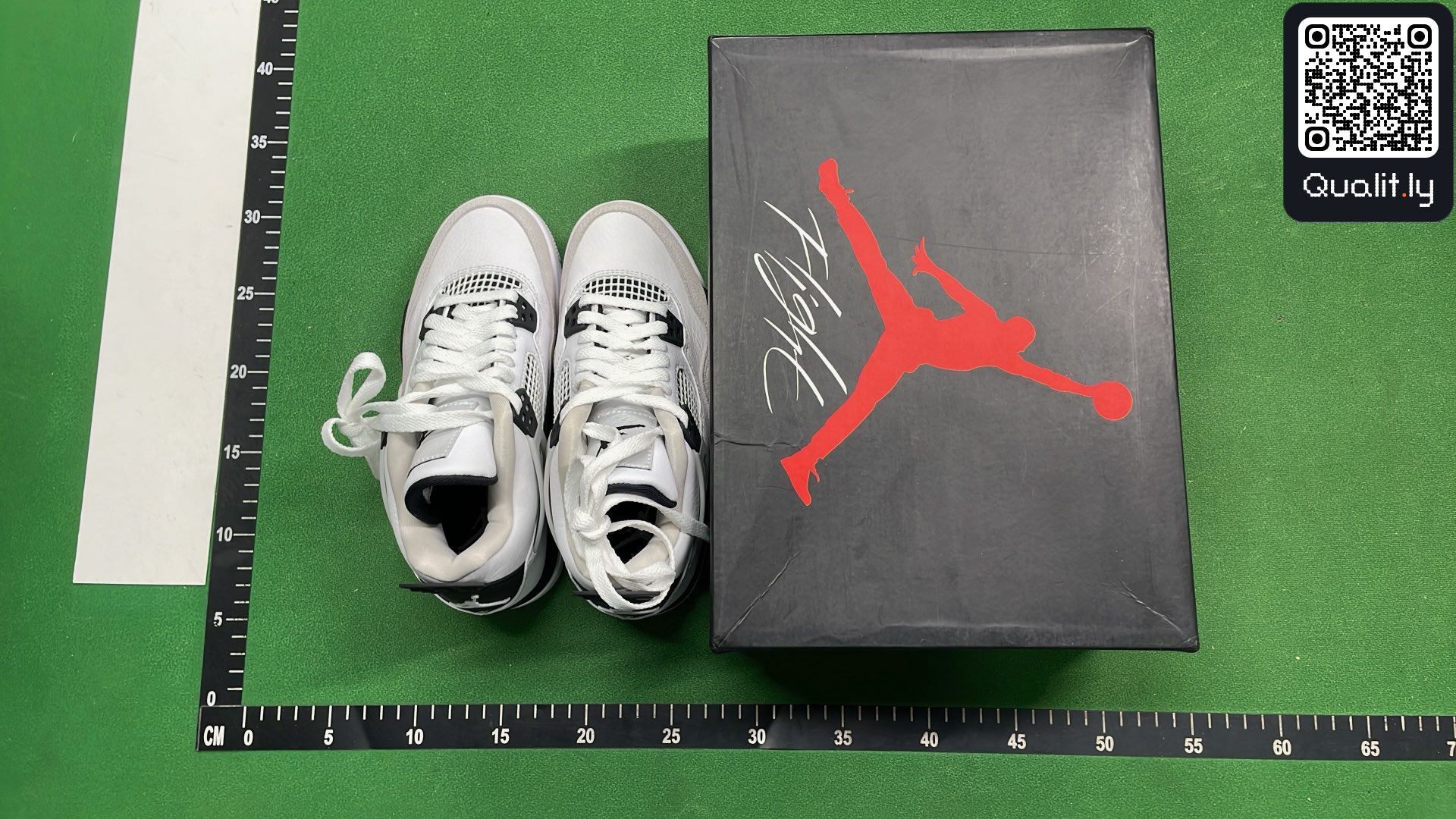 Sneakers QC photo 1 of 126