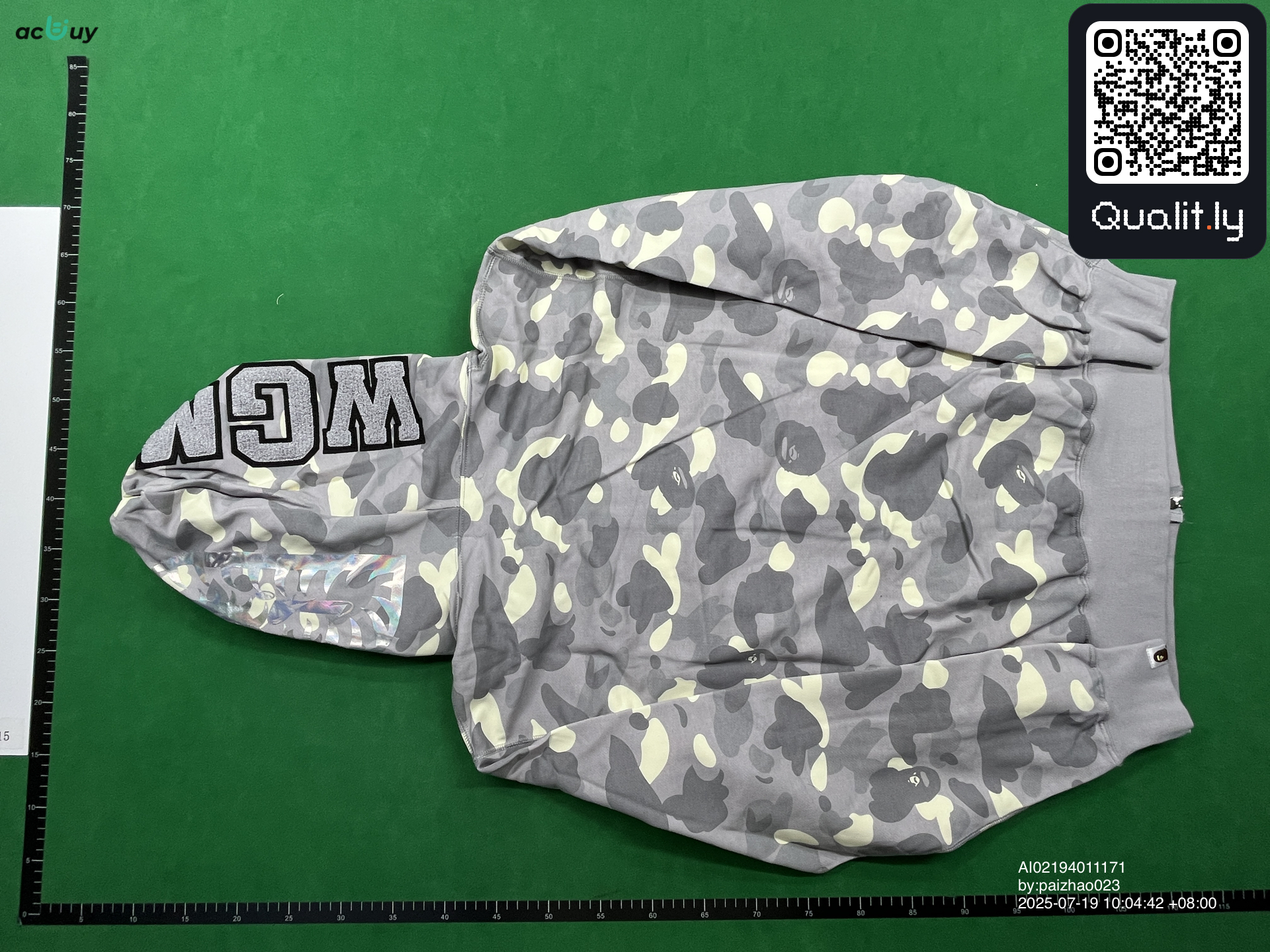 Hoodie QC photo 2 of 4