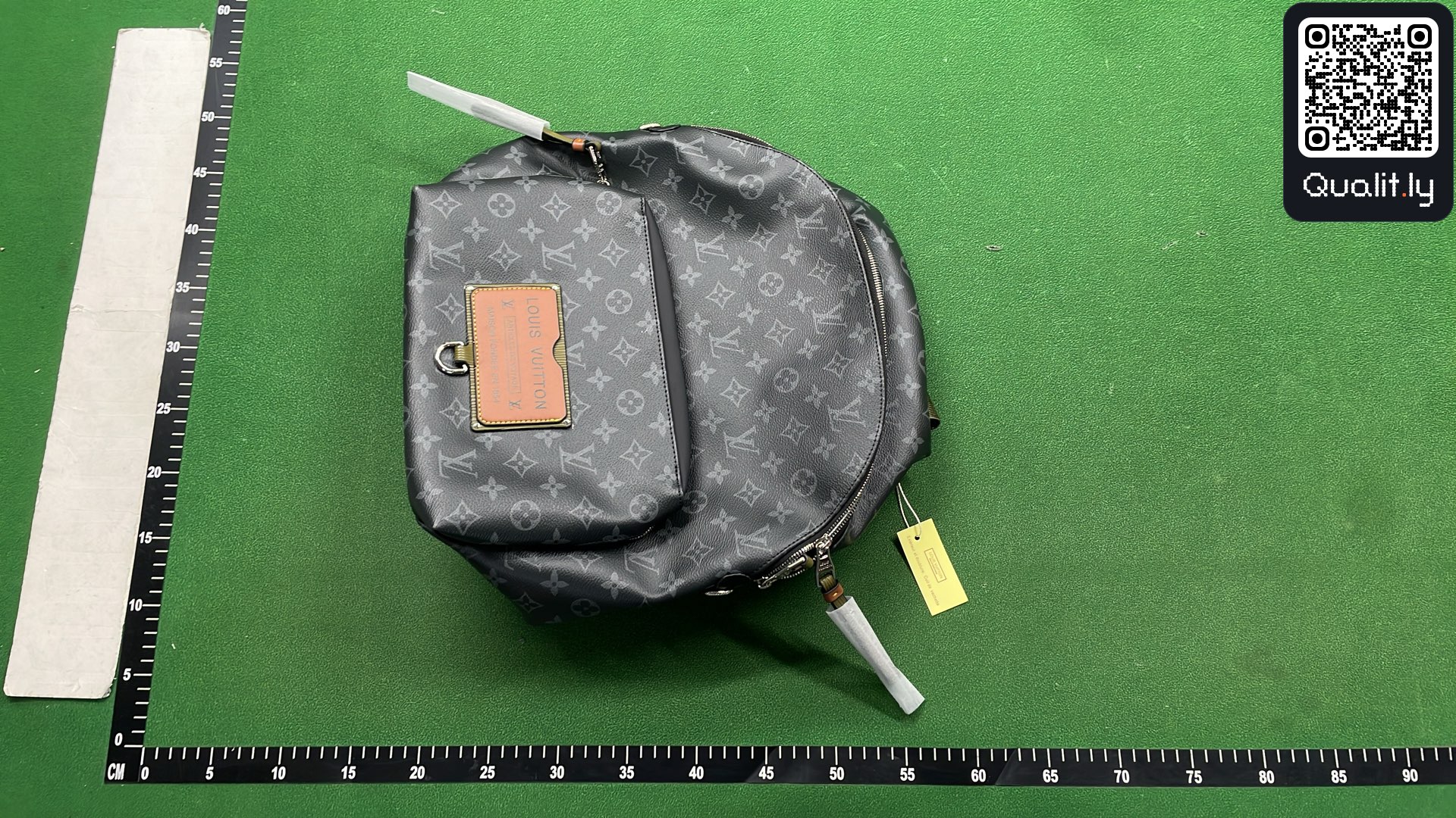Bag QC photo 1 of 13