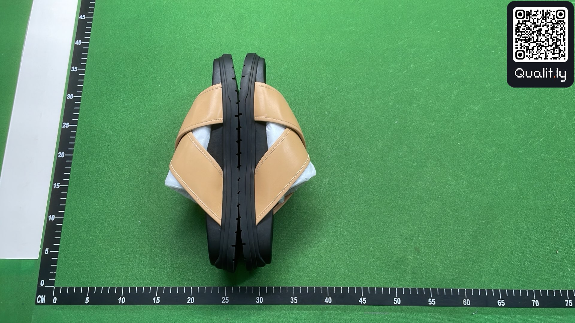 Claquettes — photo QC 3 sur 5