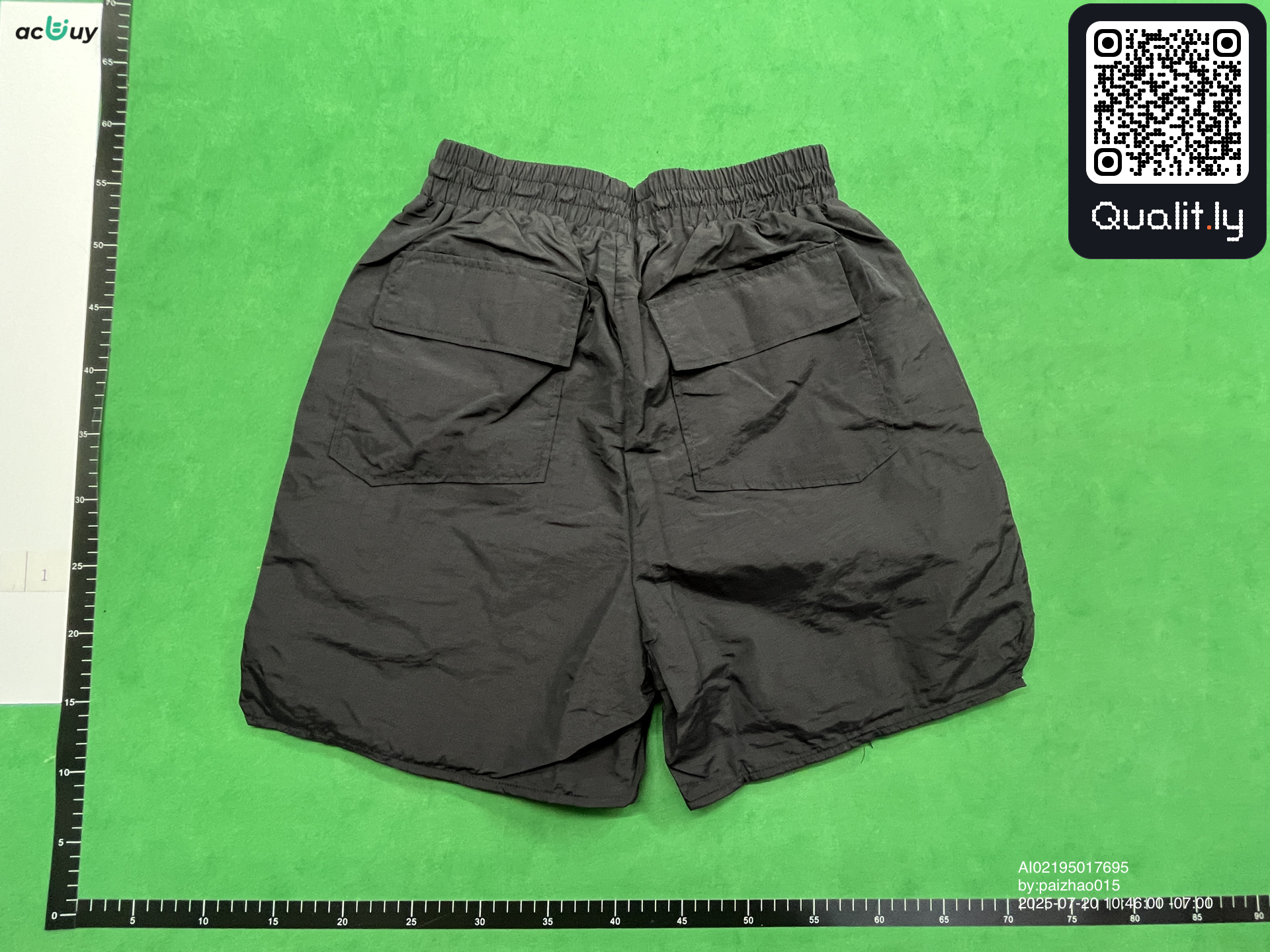 Shorts QC photo 2 of 22