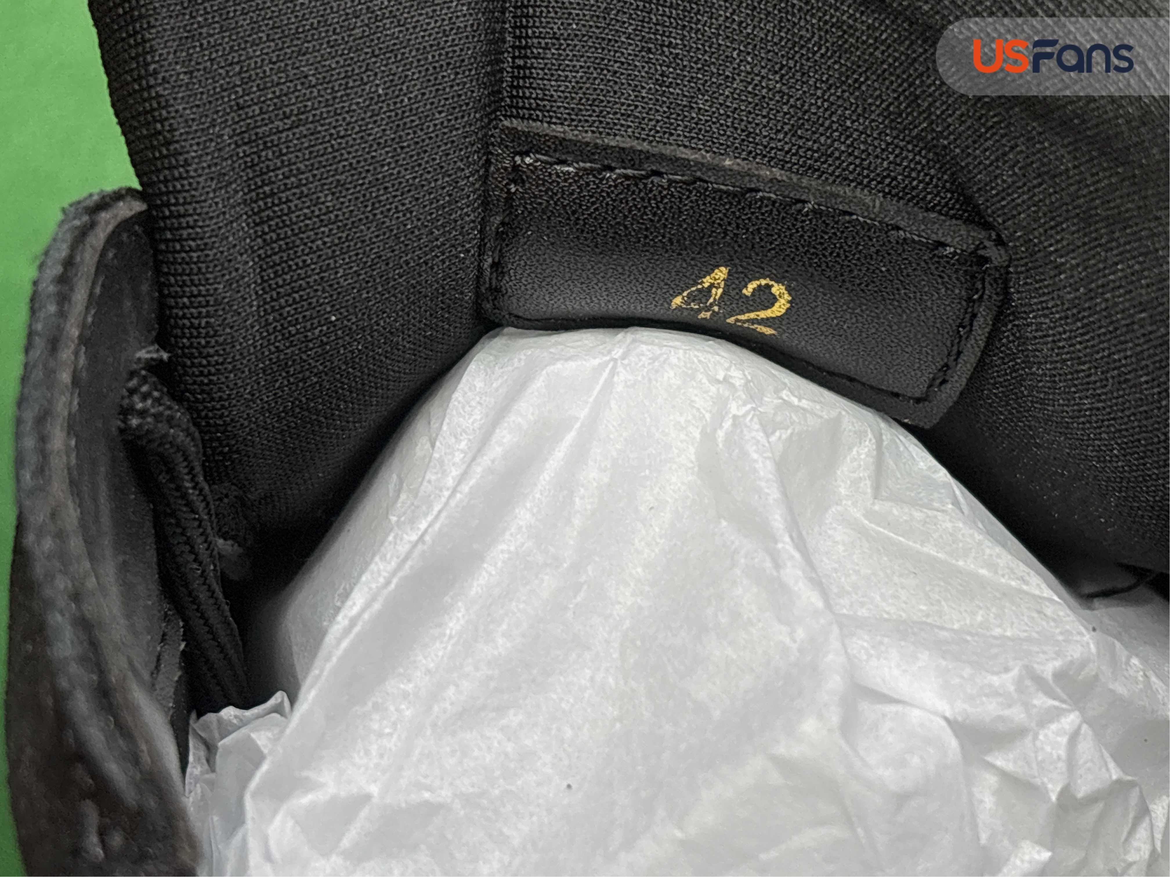 Sneakers QC photo 2 of 6