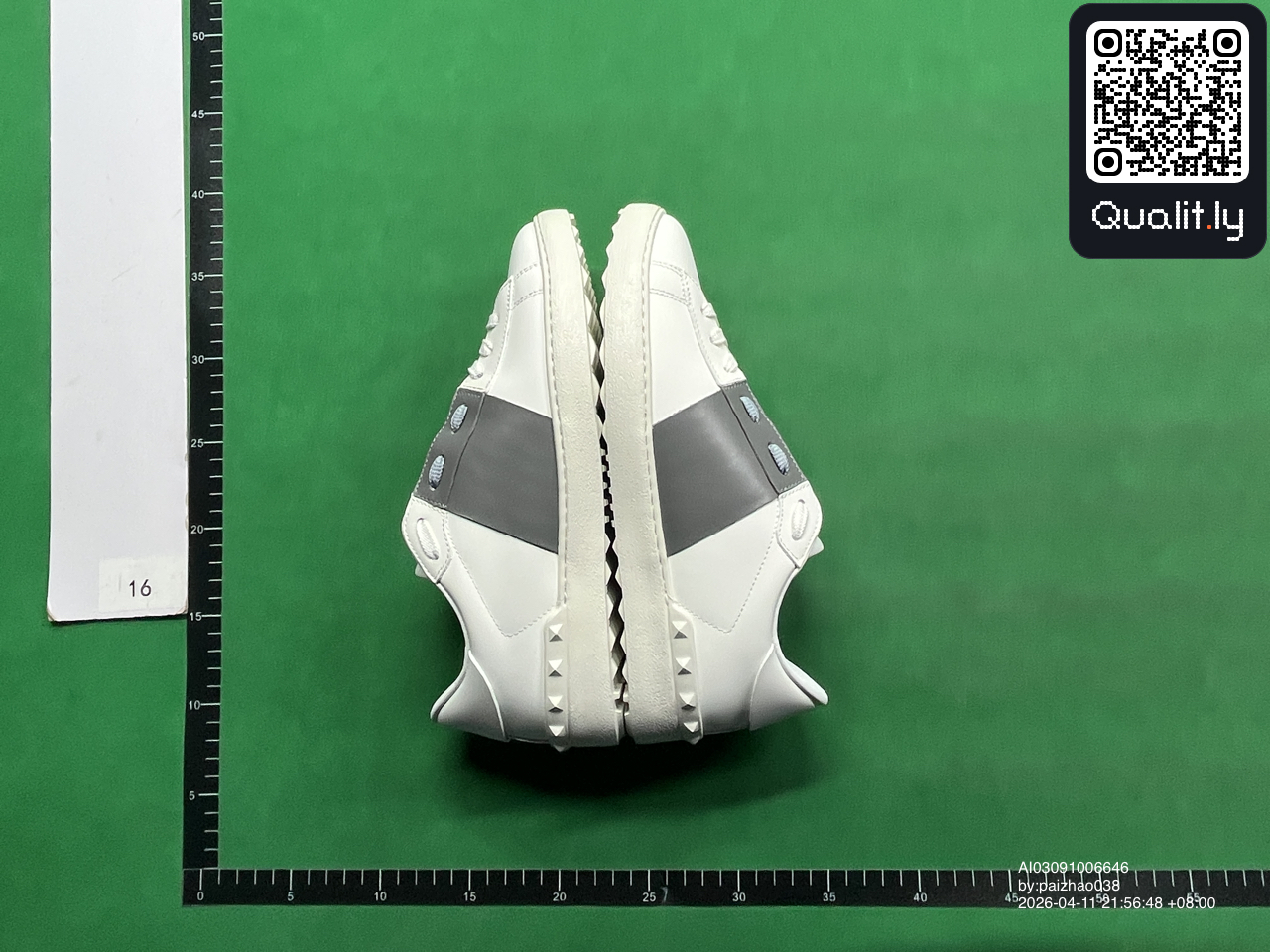 Sneaker — QC-Foto 3 von 28