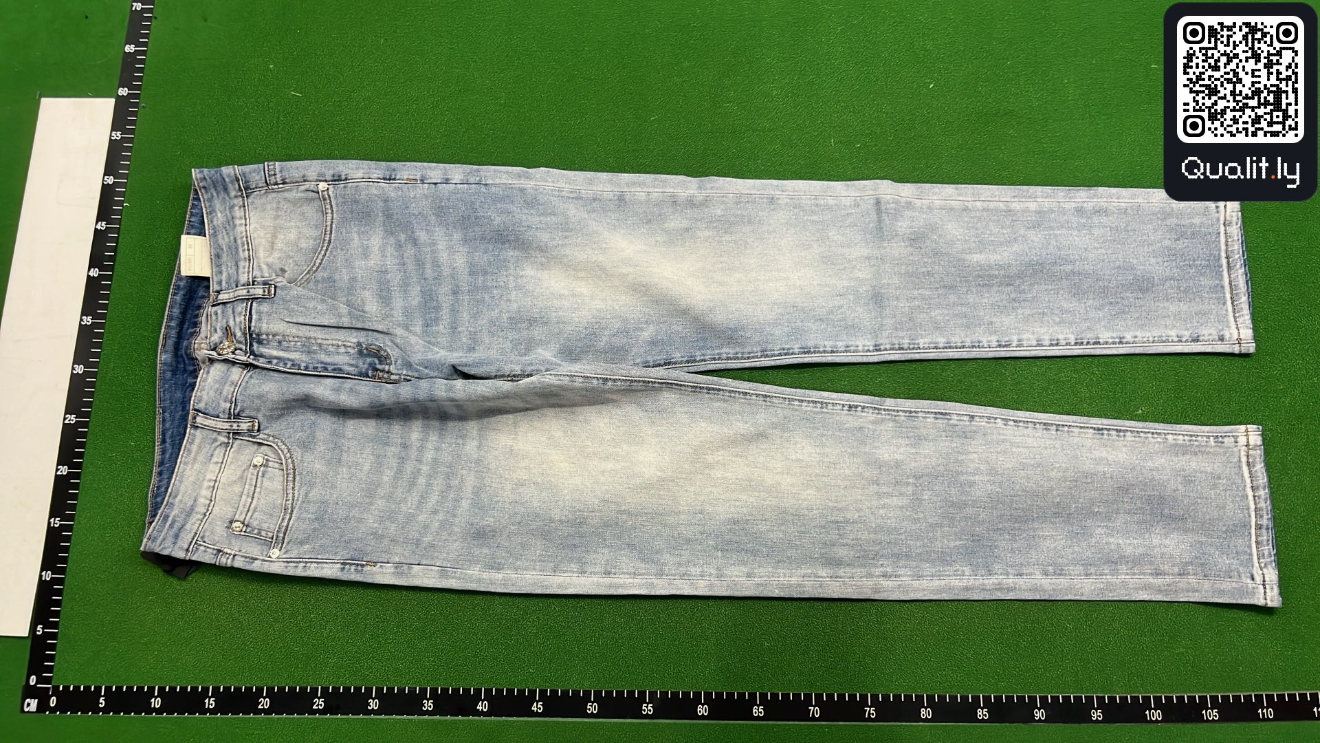 Jeansy — zdjęcie QC 2 z 8