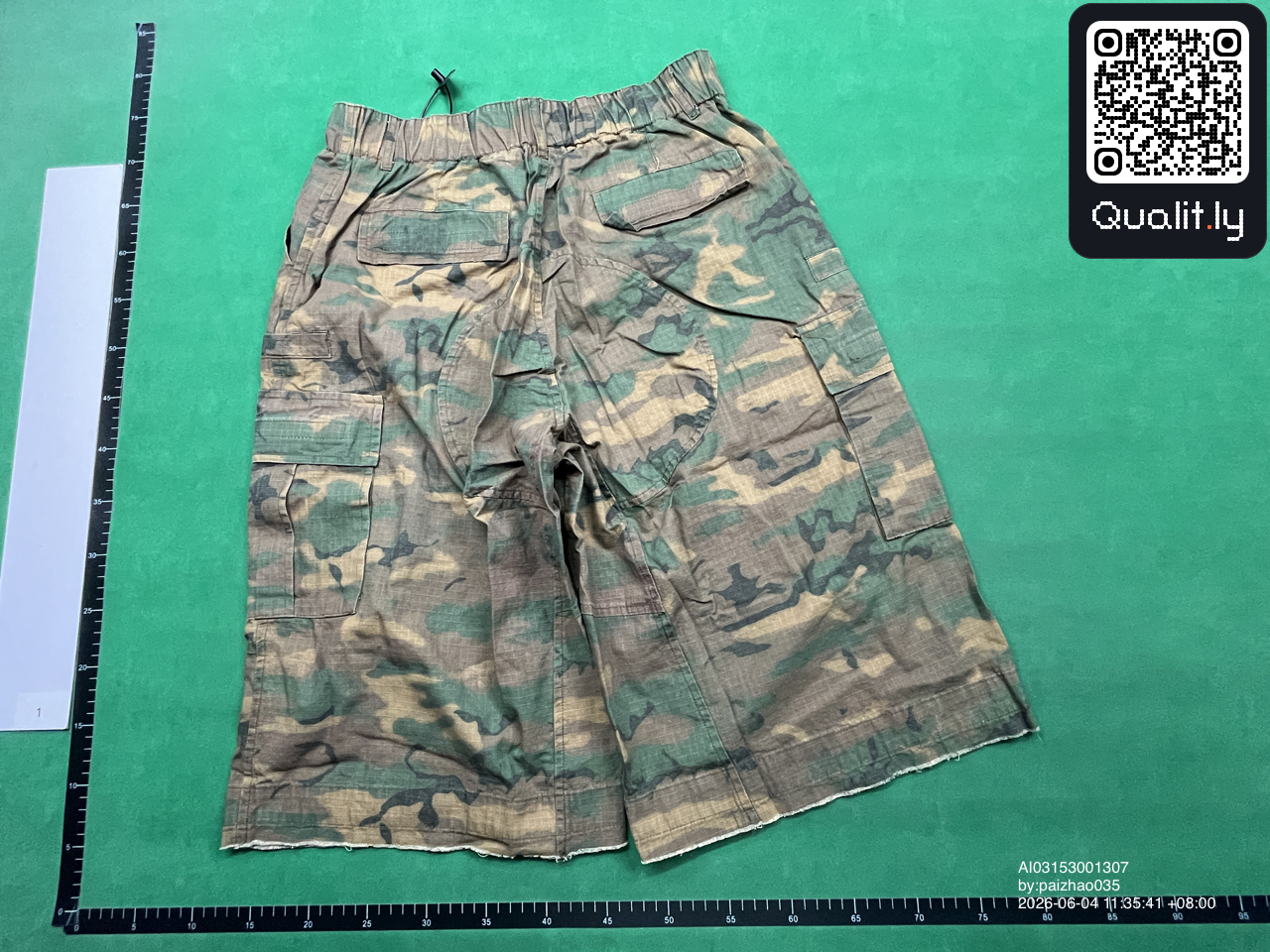 Pantaloncini — foto QC 2 di 4