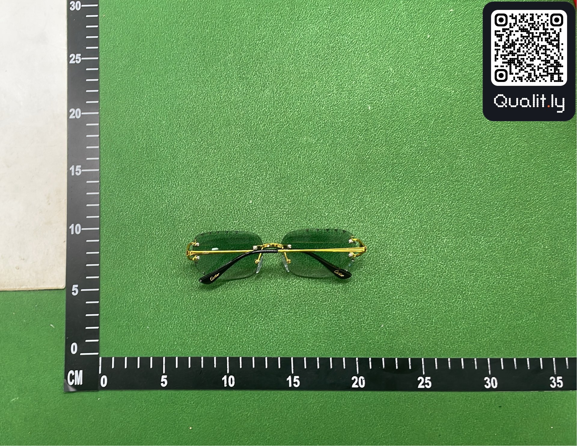 Sunglasses QC photo 2 of 45
