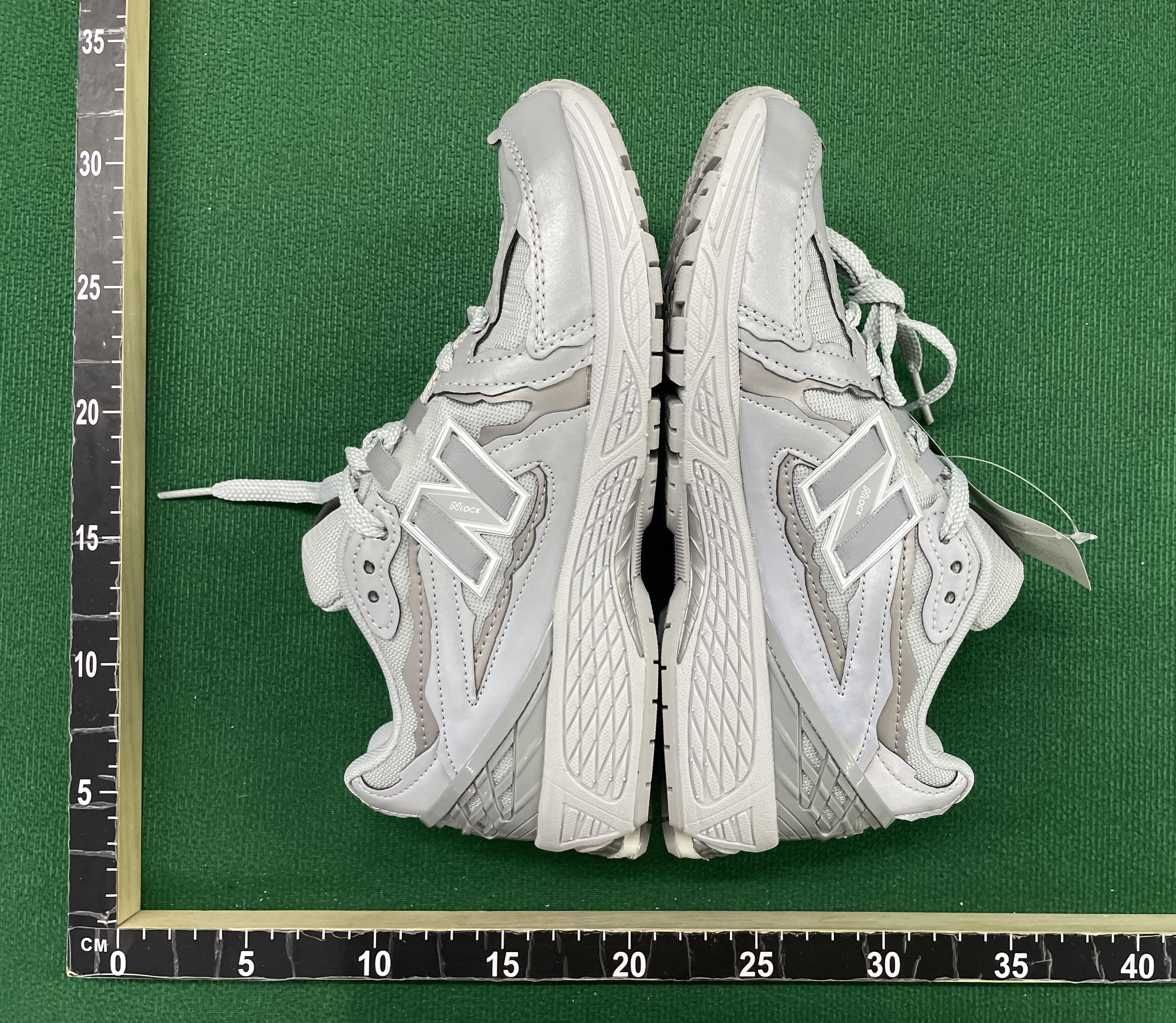 Sneakers QC photo 2 of 5