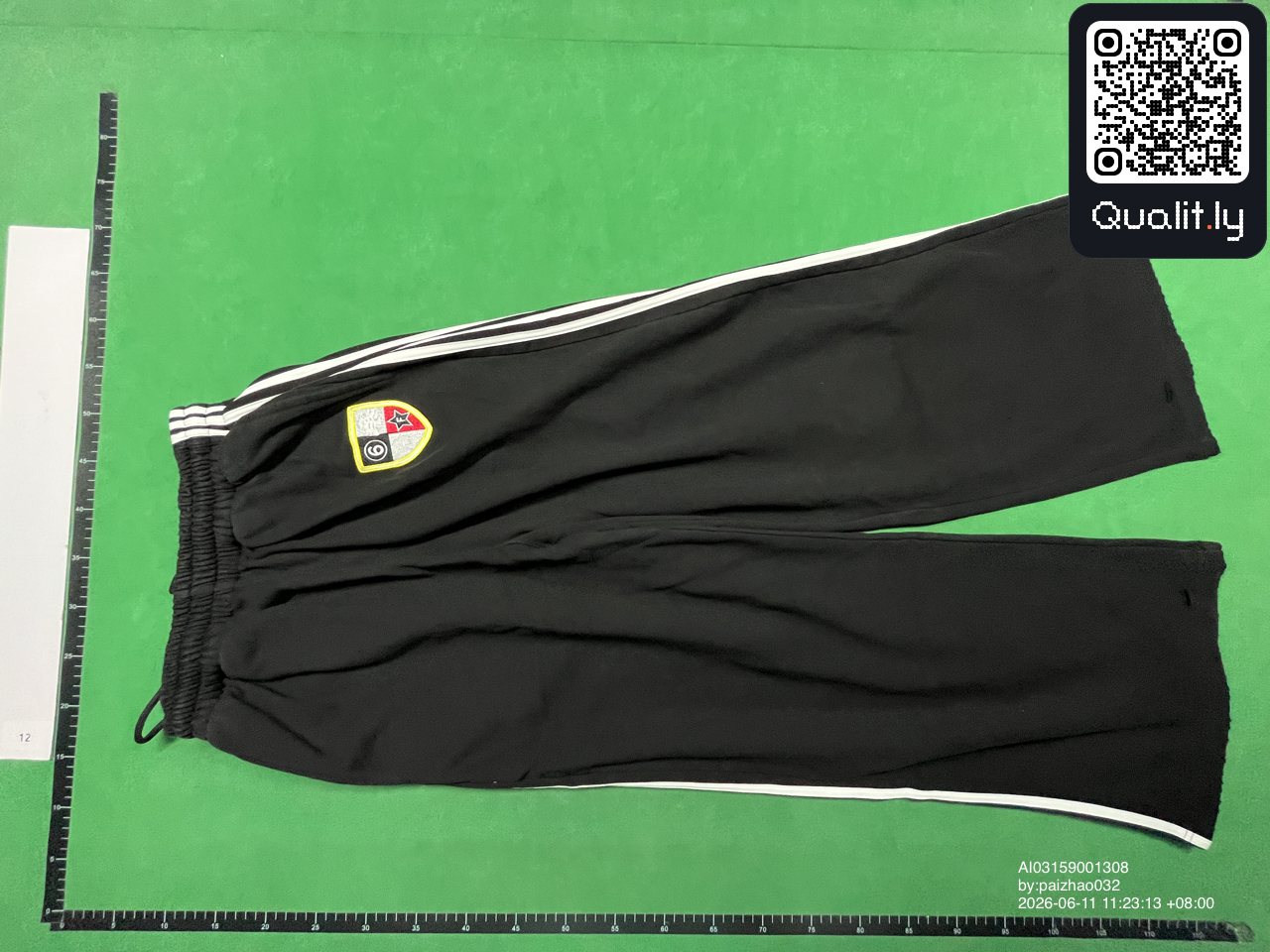 Pants QC photo 2 of 42