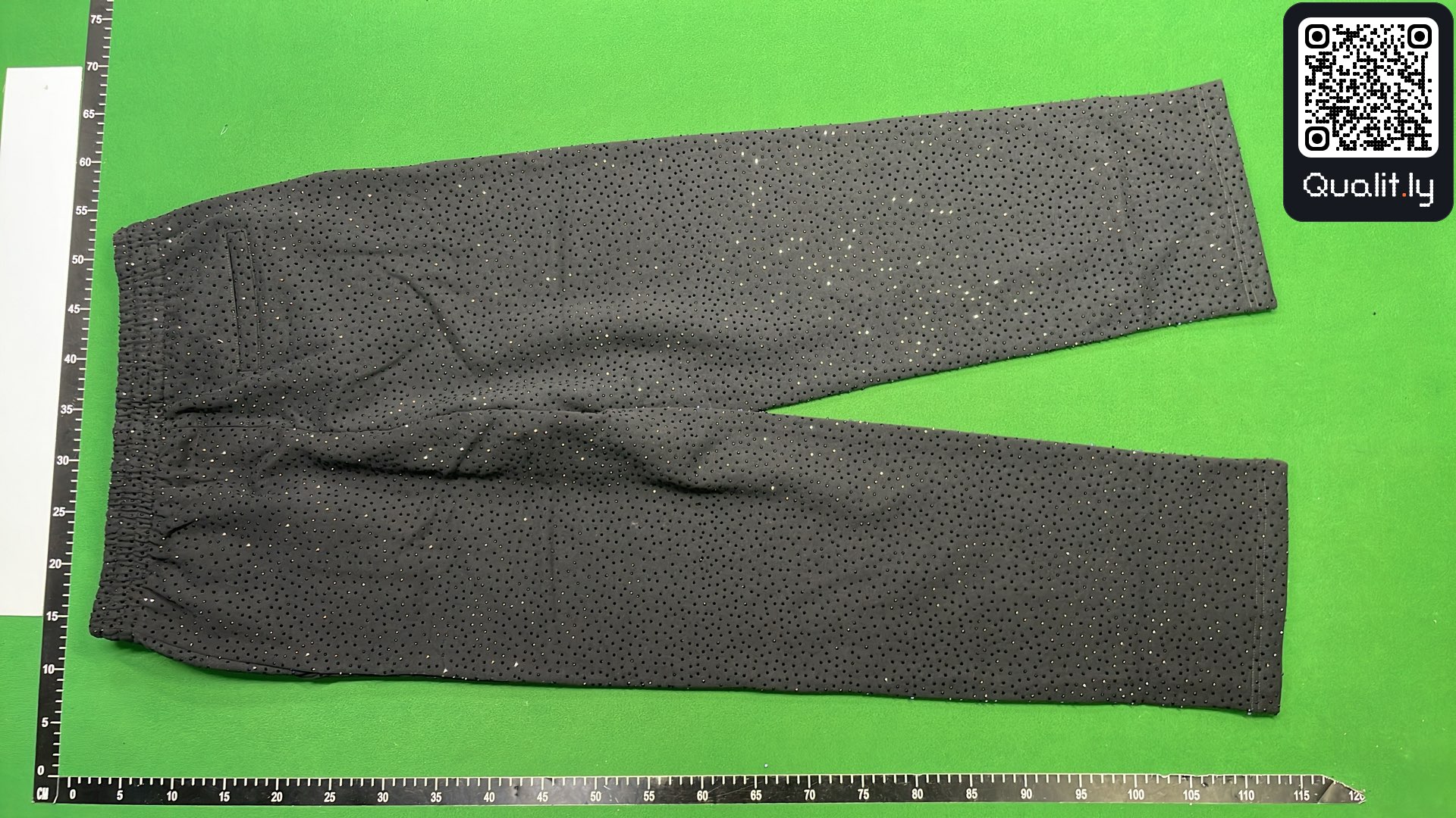 Pants QC photo 3 of 20