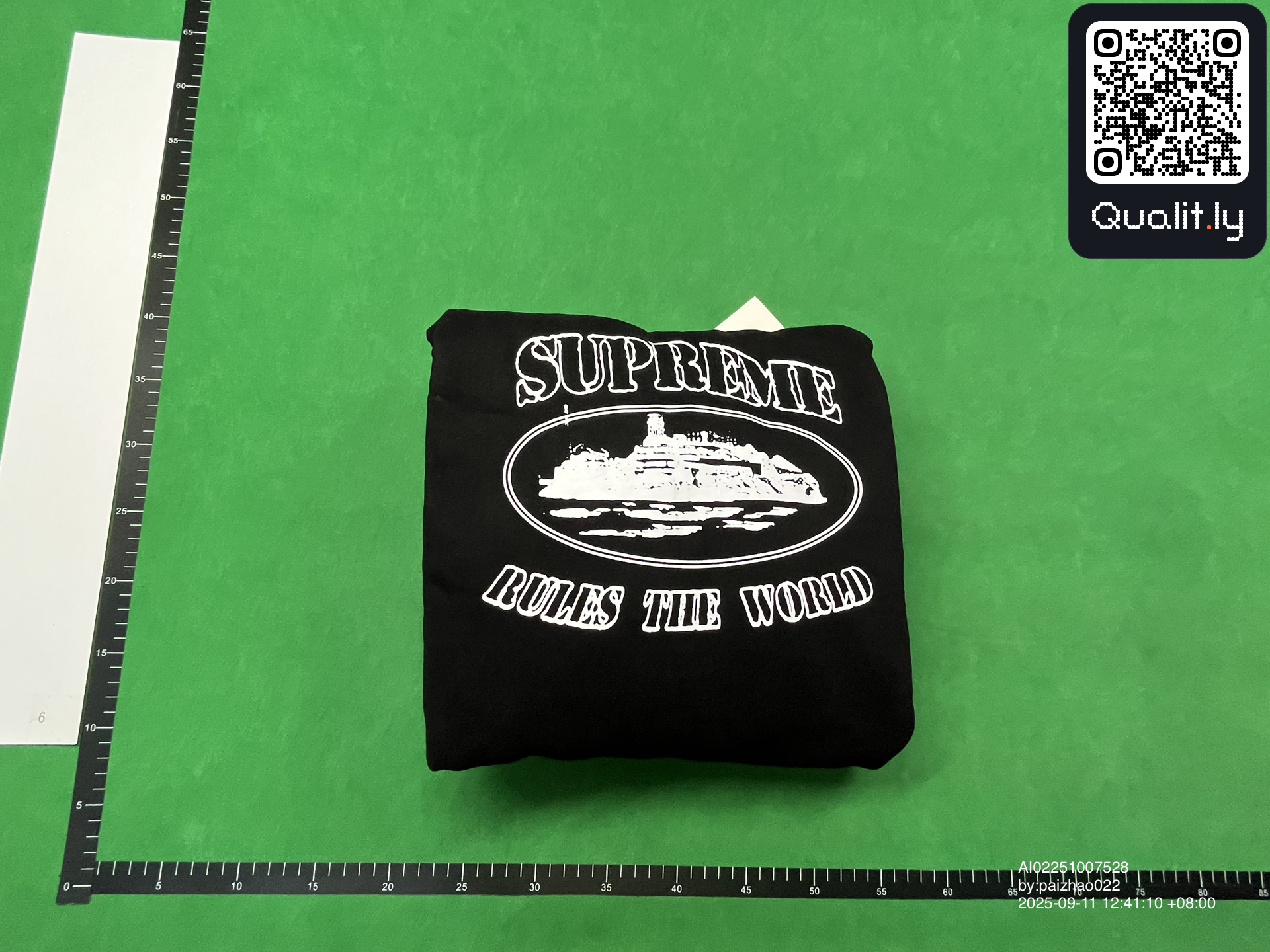 Hoodie — QC-Foto 1 von 8