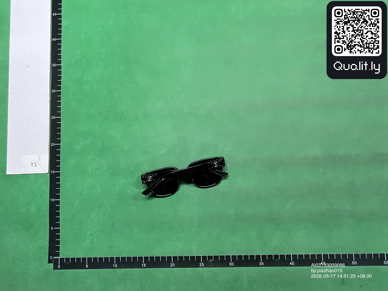 Occhiali da sole — foto QC 2 di 10