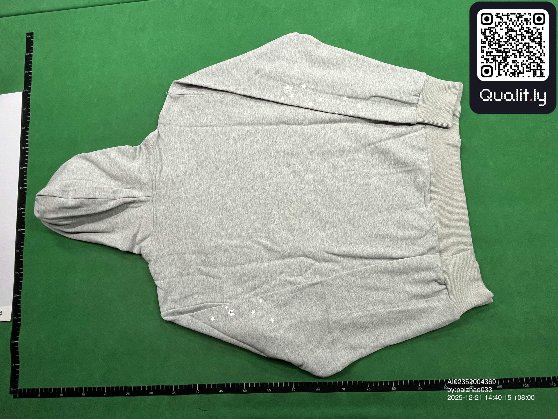 Hoodie — QC-foto 2 av 4