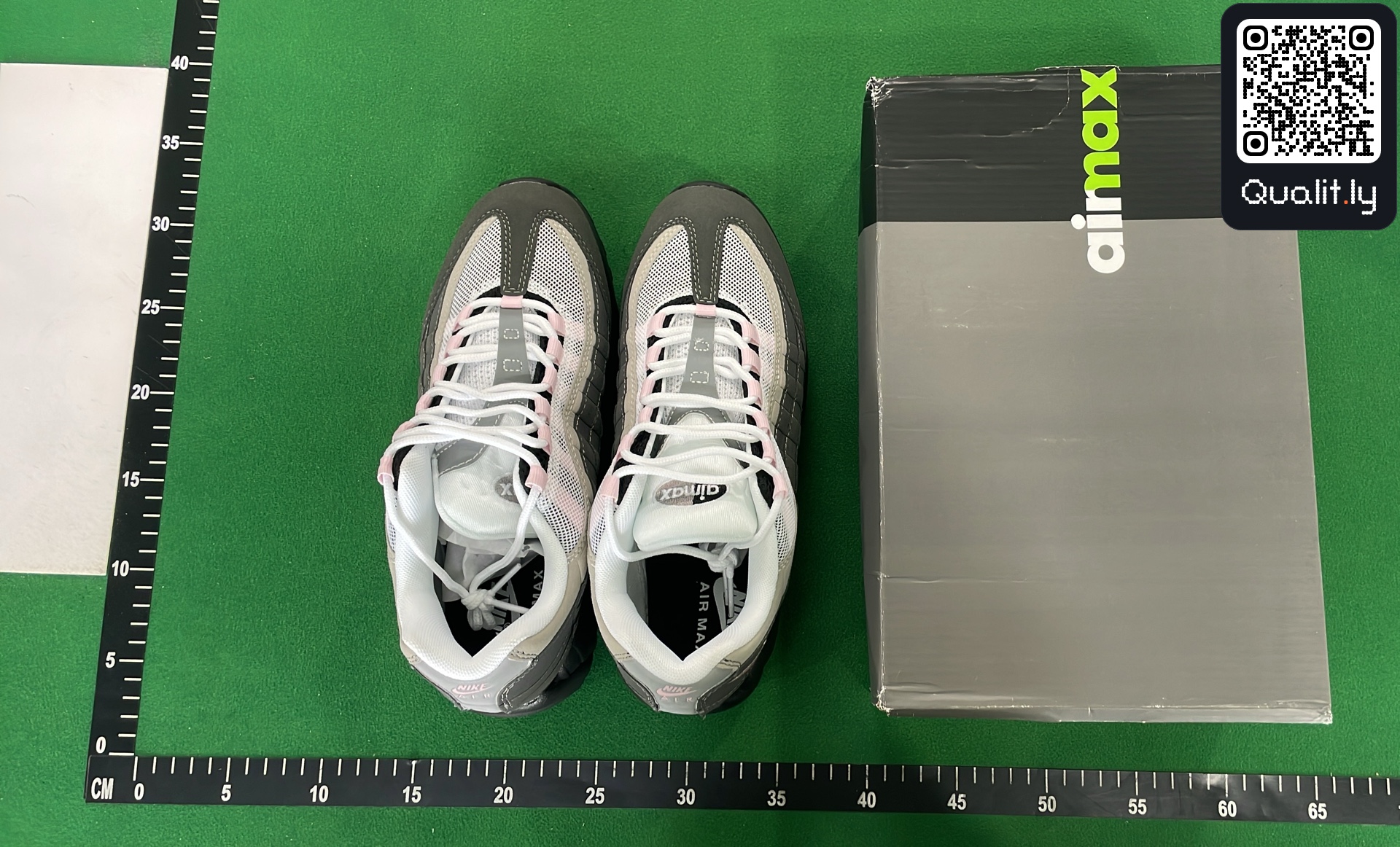 Sneakers QC photo 1 of 36