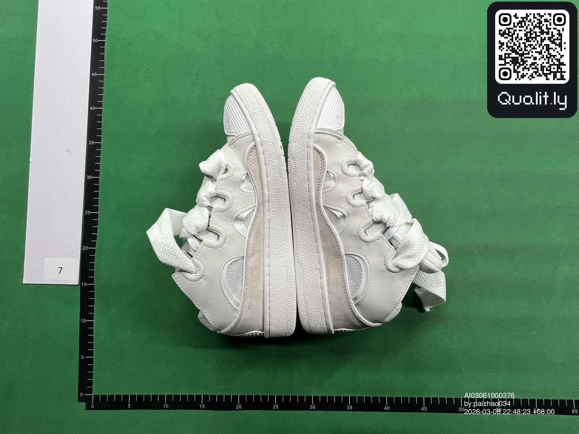 Sneakers QC photo 3 of 10