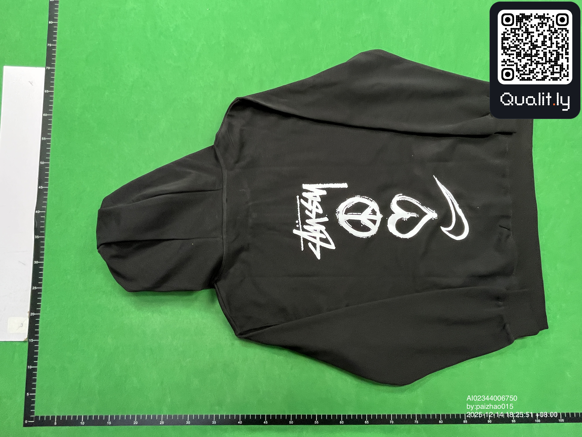 Hoodie QC photo 2 of 8